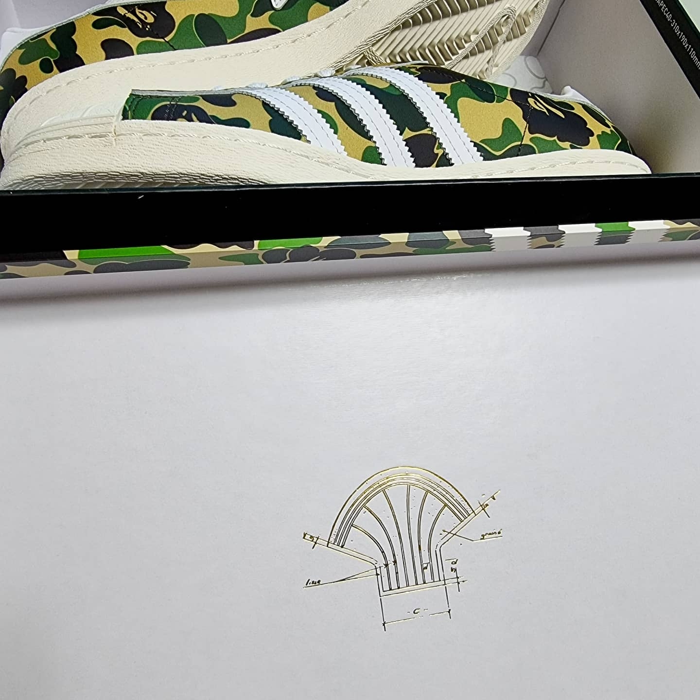 Adidas x BAPE Superstar 80s Green Camo 착용 스타일 - 4