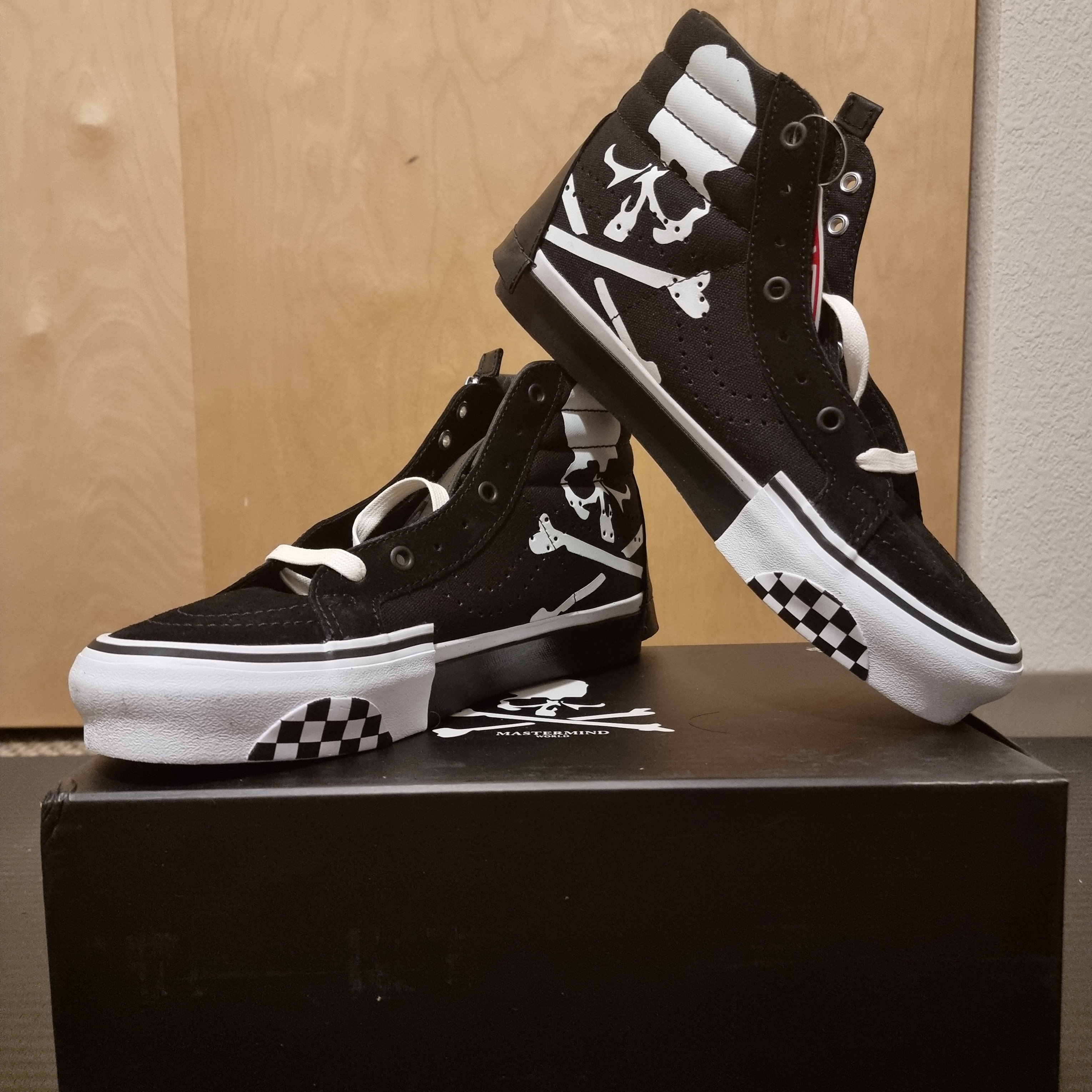 Vans Vault x Mastermind x END. Sk8-Hi Cap LX Black 착용 스타일 - 5