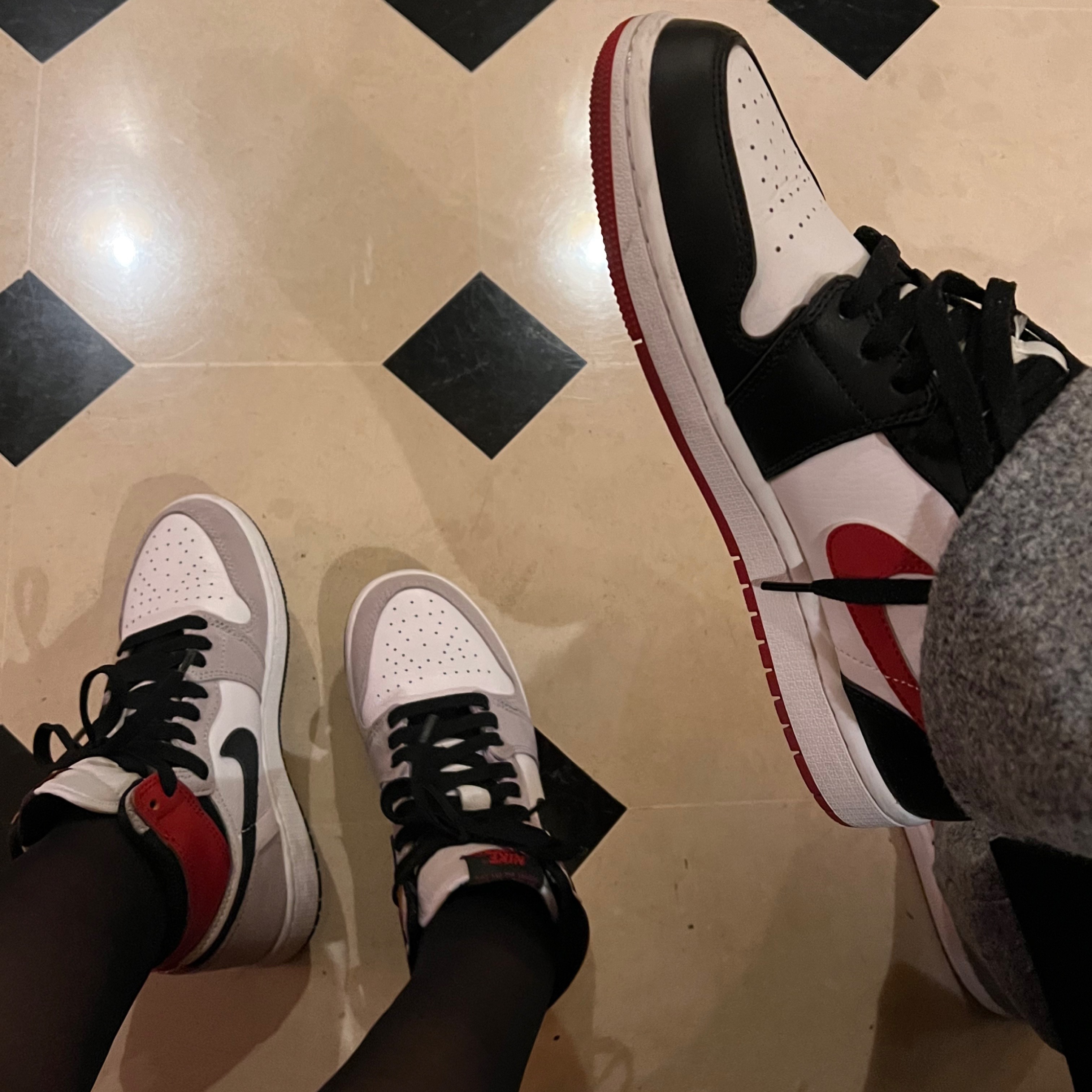 (GS) Jordan 1 Retro High OG Light Smoke Grey, Jordan 1 Mid Gym Red Black White 착용 스타일