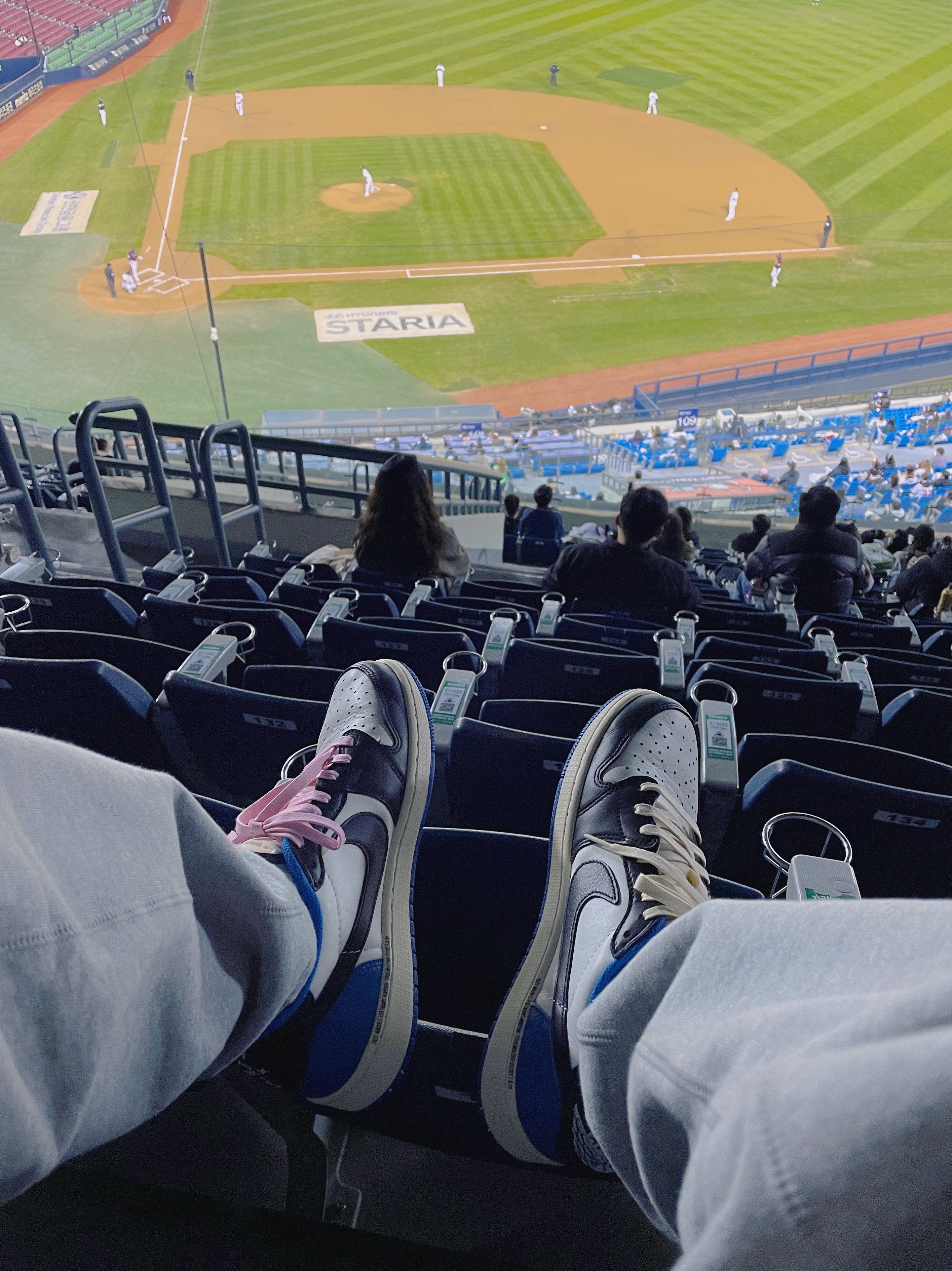 Jordan 1 x Travis Scott x Fragment Retro Low OG SP Military Blue 착용 스타일