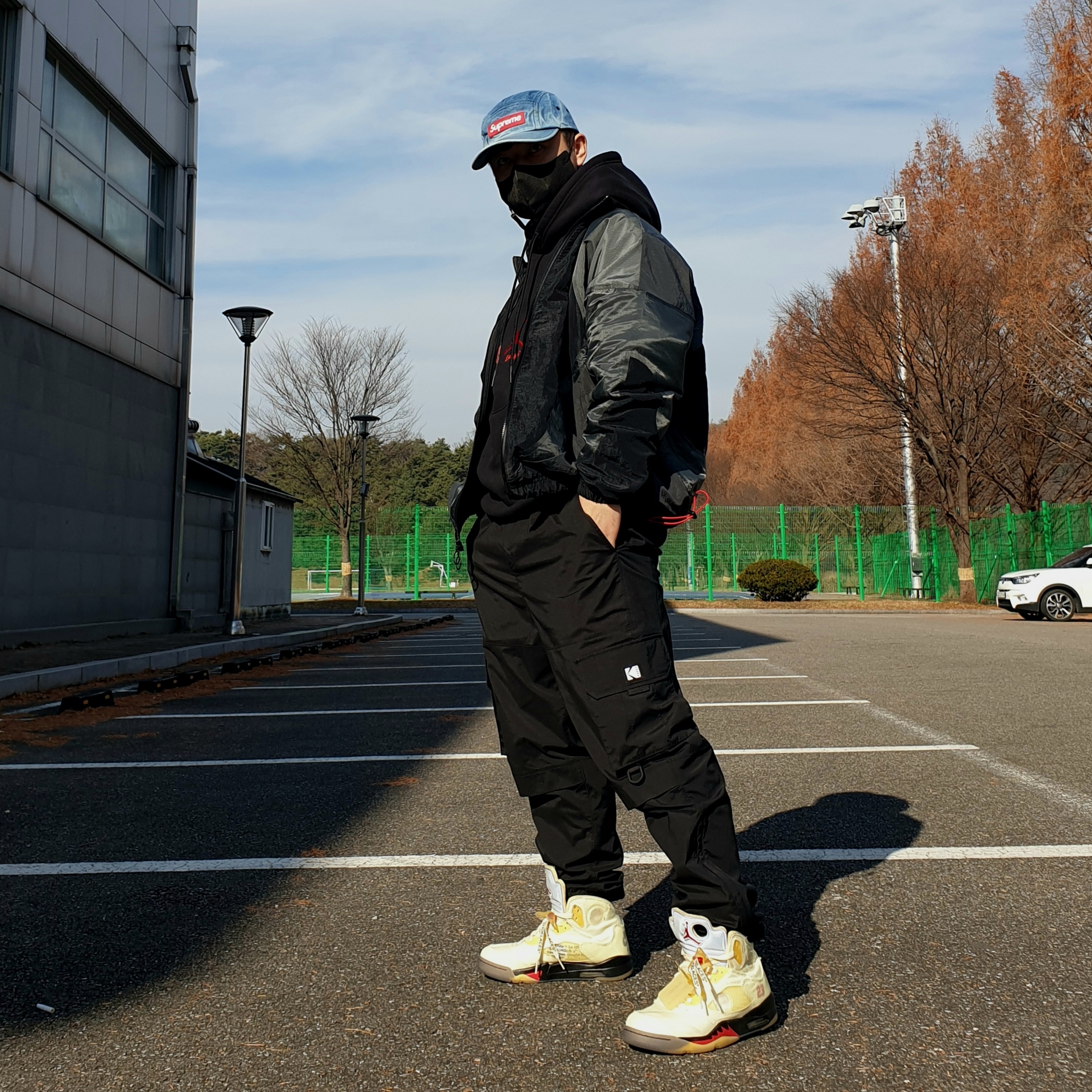 Supreme Washed Chino Twill Camp Cap Denim - 21FW, Jordan x Off-White Woven Jacket Black - US/EU 착용 스타일 - 3