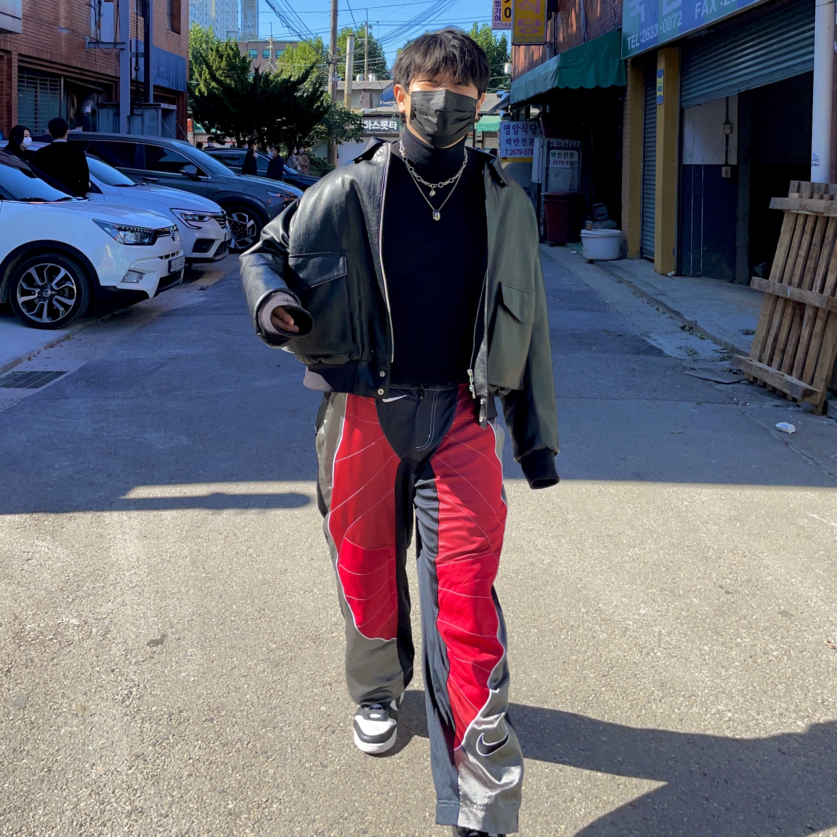 Nike x Ambush Dunk High Black, Nike x Cactus Plant Flea Market MX Rave Pants Red Grey Black - Asia 착용 스타일