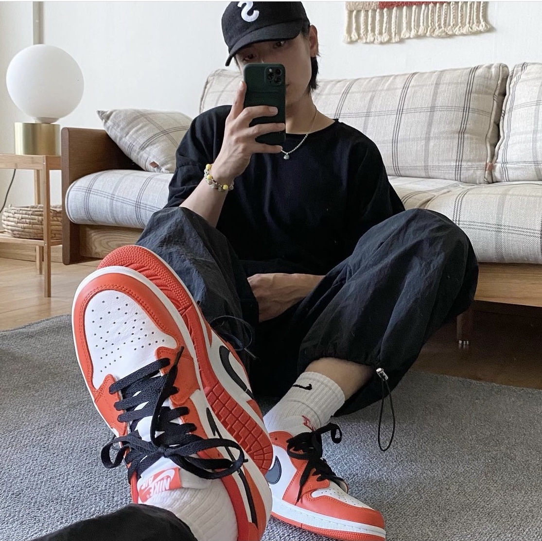 Jordan 1 Low OG Starfish, Supreme Wool S Logo 6-Panel Black - 21FW 착용 스타일