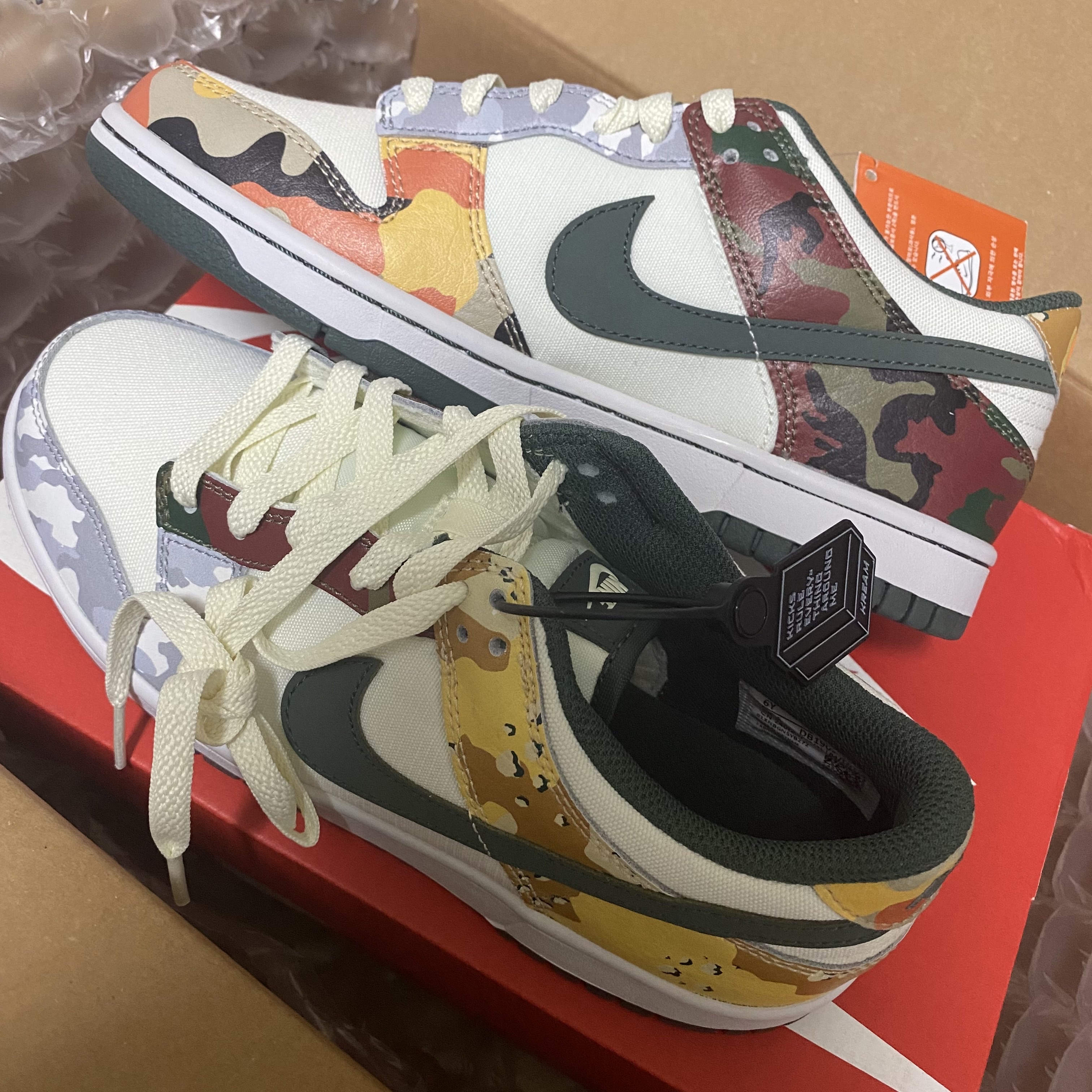 (GS) Nike Dunk Low SE Sail Multi Camo 착용 스타일