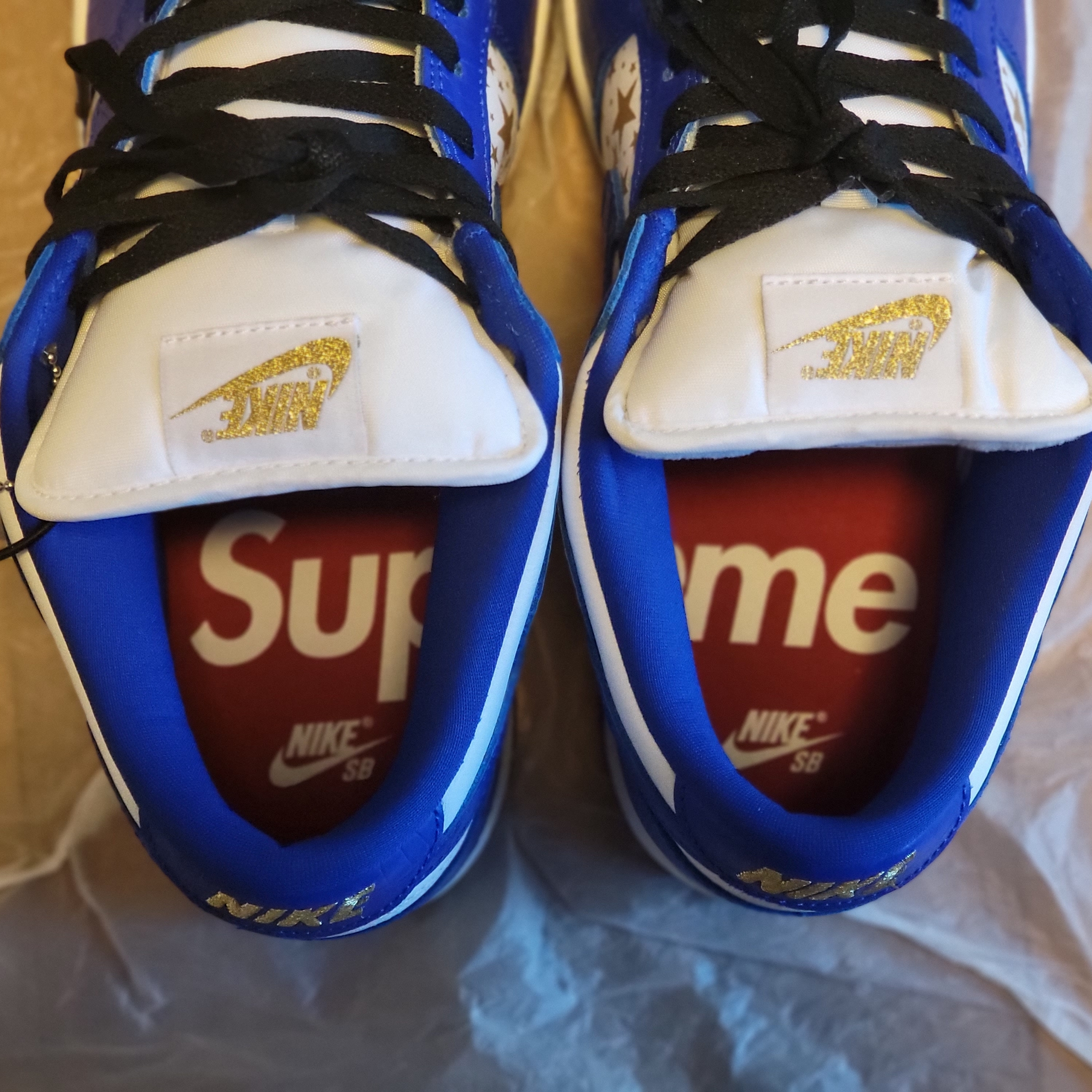 Nike x Supreme SB Dunk Low Hyper Blue 착용 스타일 - 3