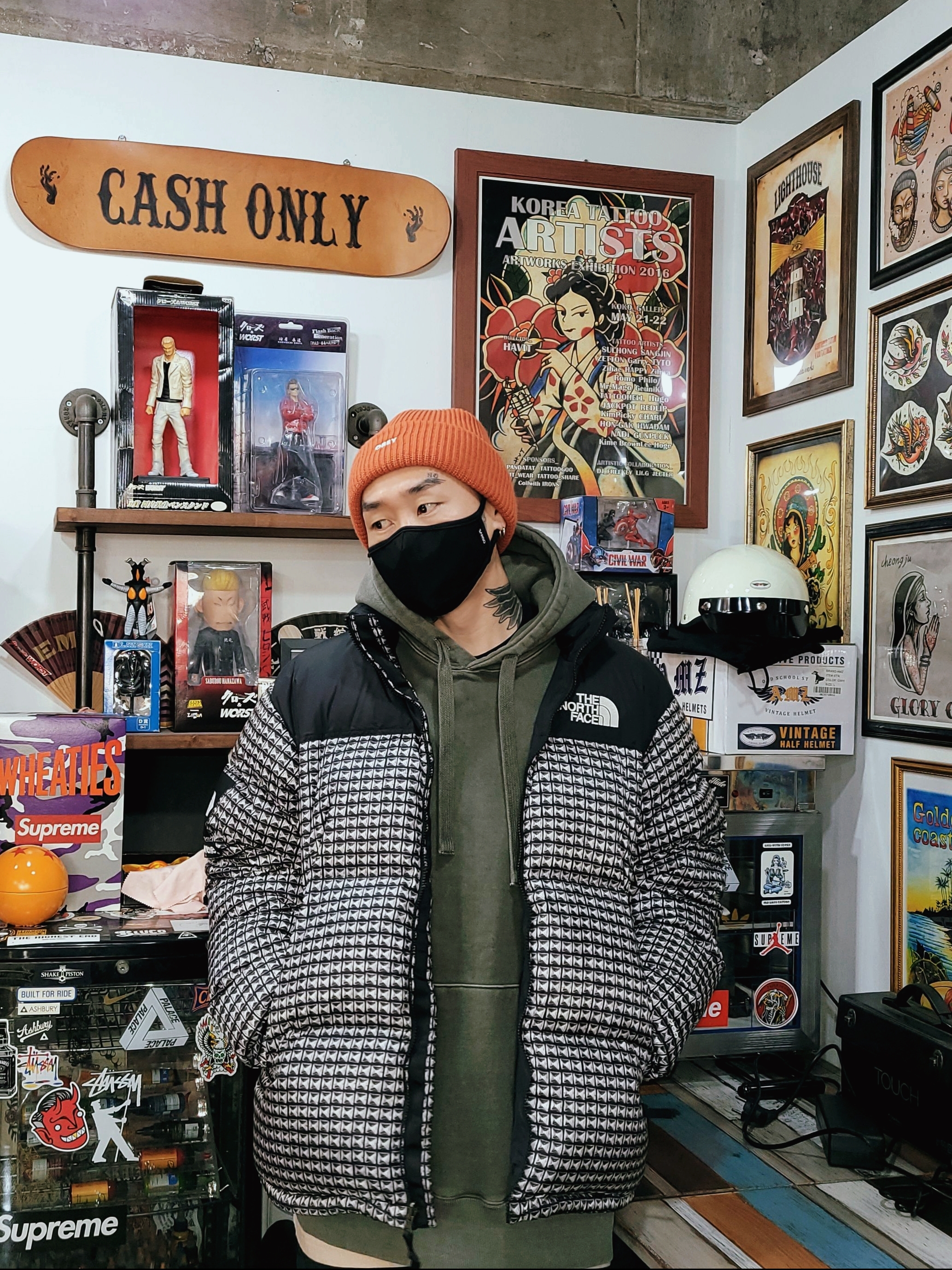 Supreme x The North Face Studded Nuptse Jacket Black - 21SS, Jordan 6 x Travis Scott Retro Olive 착용 스타일 - 2
