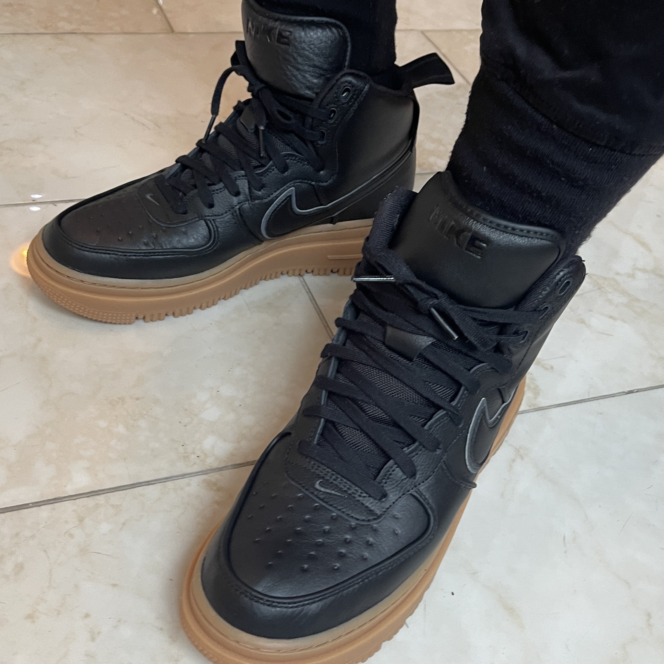 Nike Air Force 1 High Gore-Tex Boot Anthracite 착용 스타일