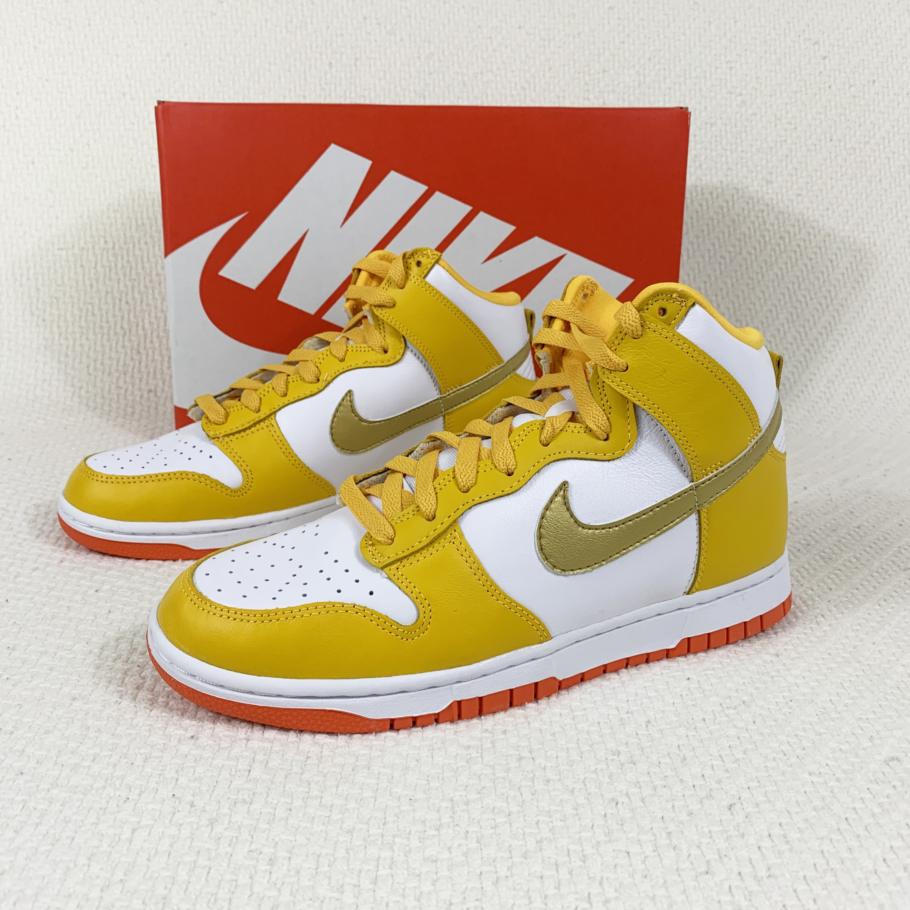 (W) Nike Dunk High University Gold 착용 스타일 - 3
