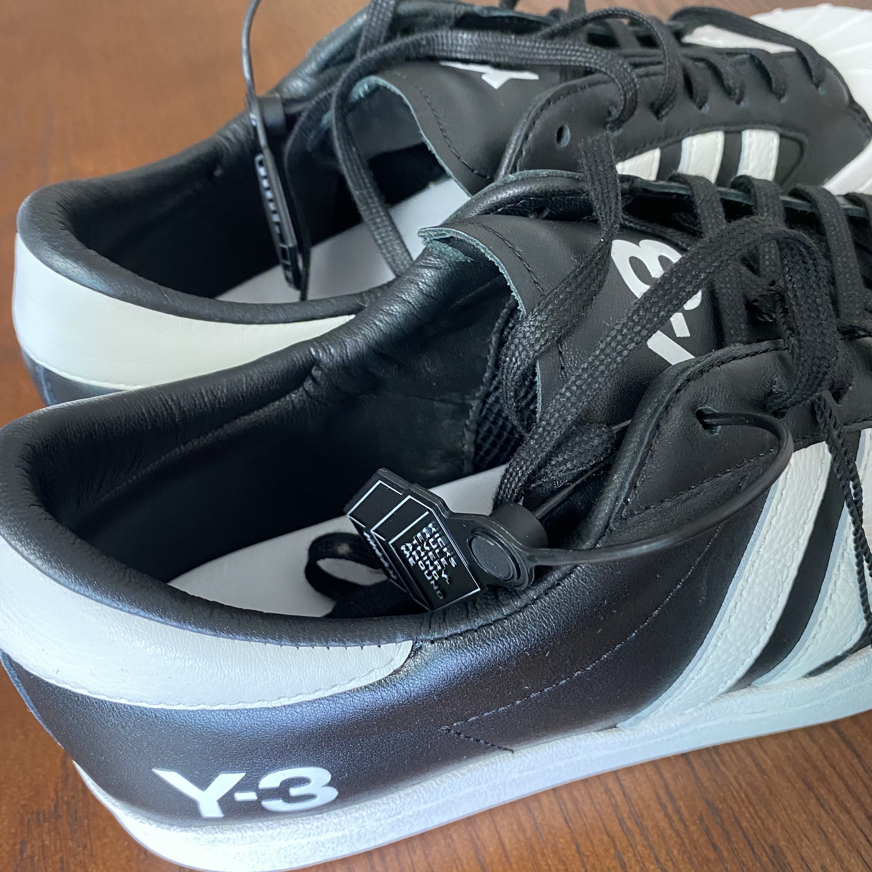 Y-3 Yohji Star Black White 착용 스타일 - 2