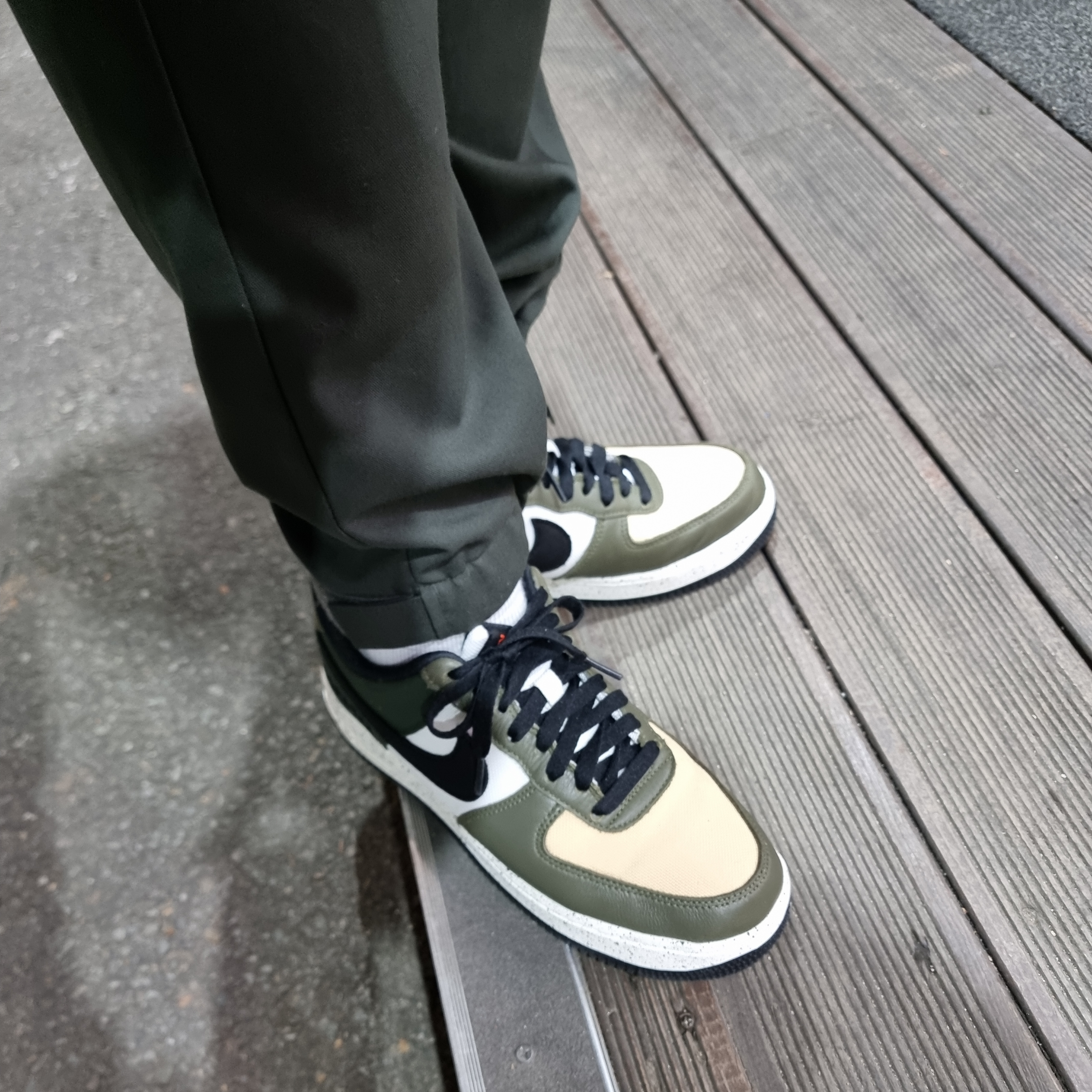 Nike Air Force 1 Low Gore-Tex Escape 착용 스타일
