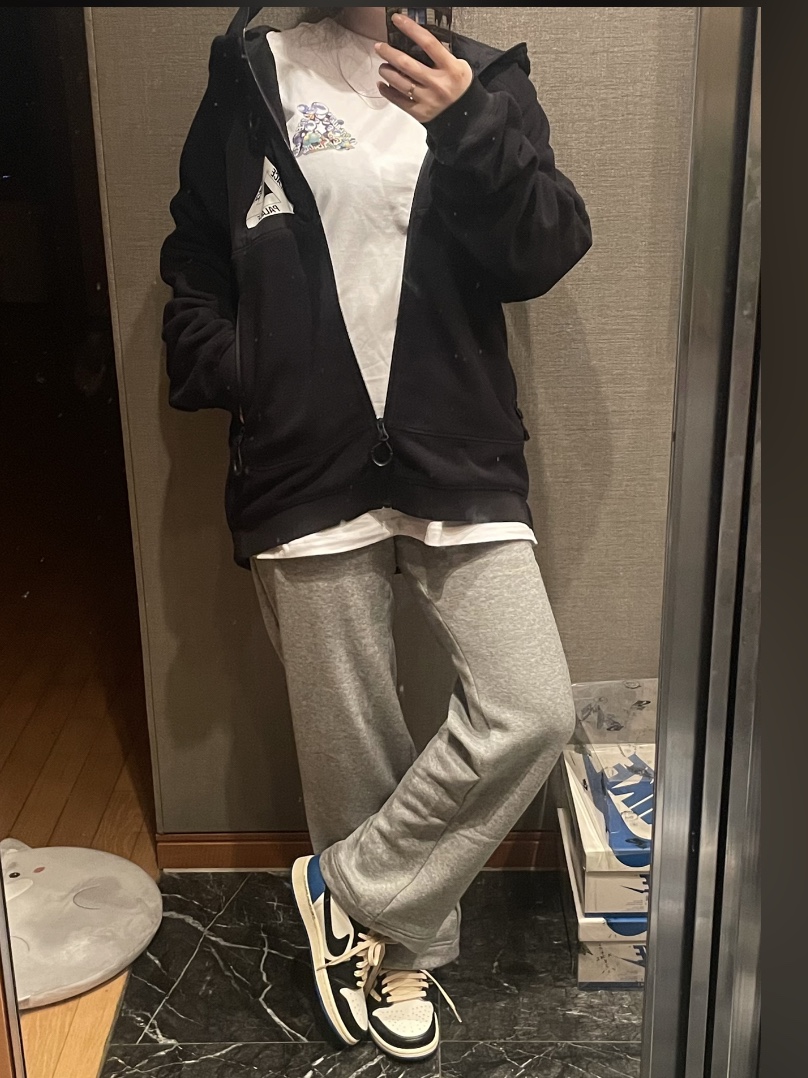 Palace Bubbling T-Shirt White - 21FW, Palace Polar Fleece Asymmetric Jacket Black - 21FW 착용 스타일 - 1