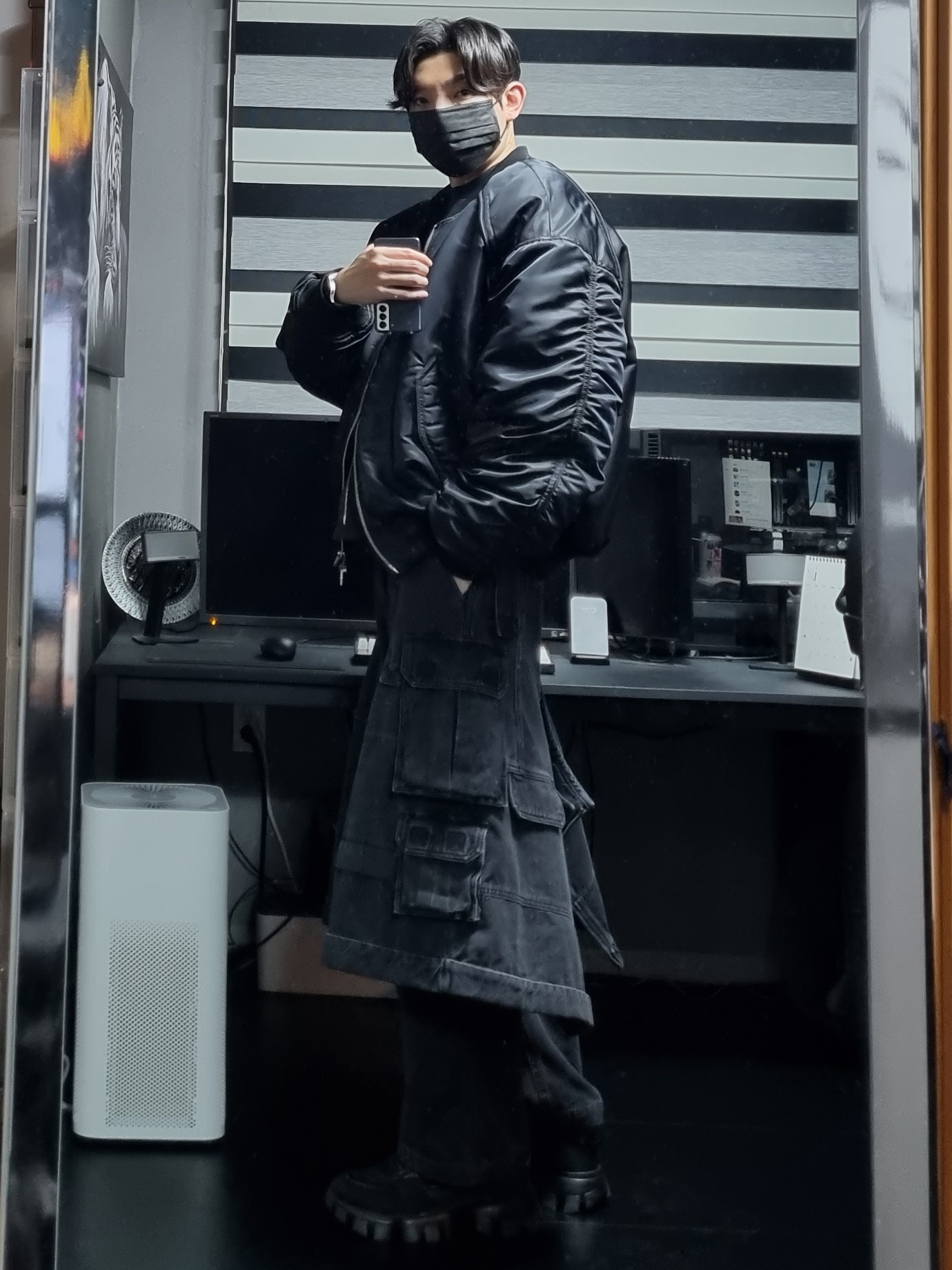 Prada Cloudbust Thunder Technical Fabric Sneakers Black 착용 스타일 - 1
