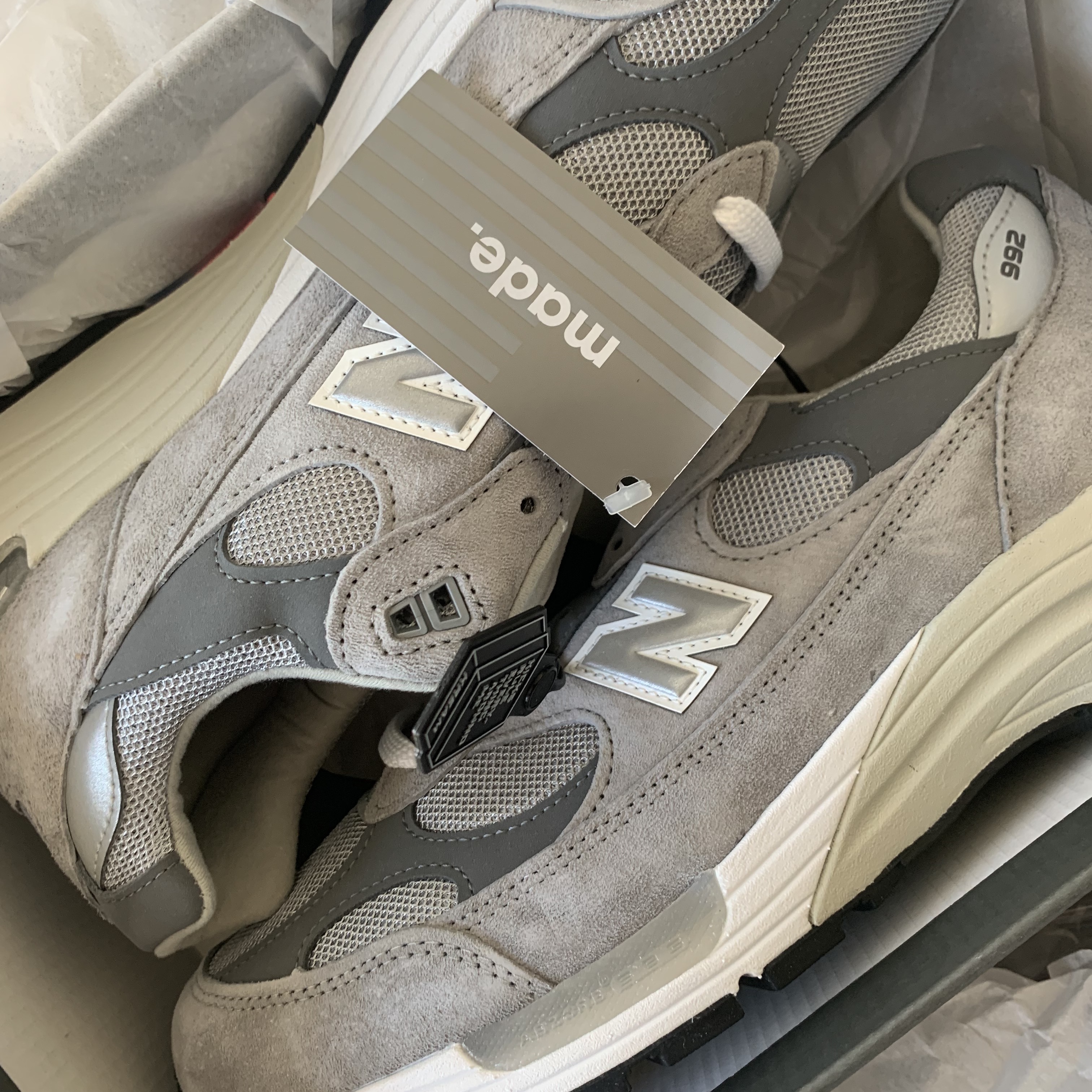 New Balance 992 Made in USA Grey - D Standard 착용 스타일
