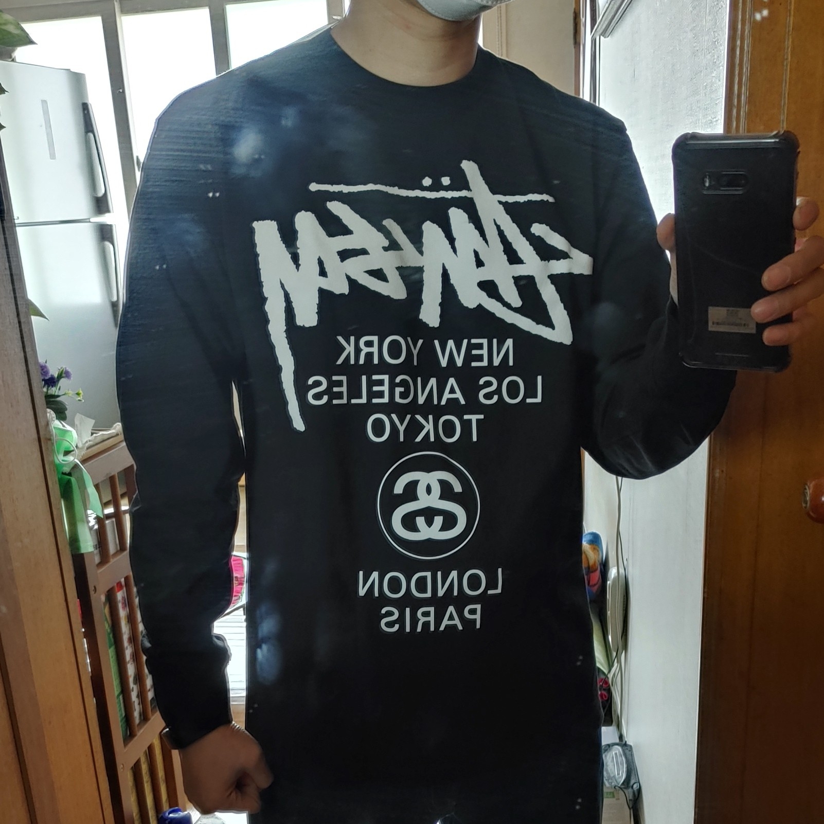 Stussy World Tour LS T-Shirt Black 착용 스타일