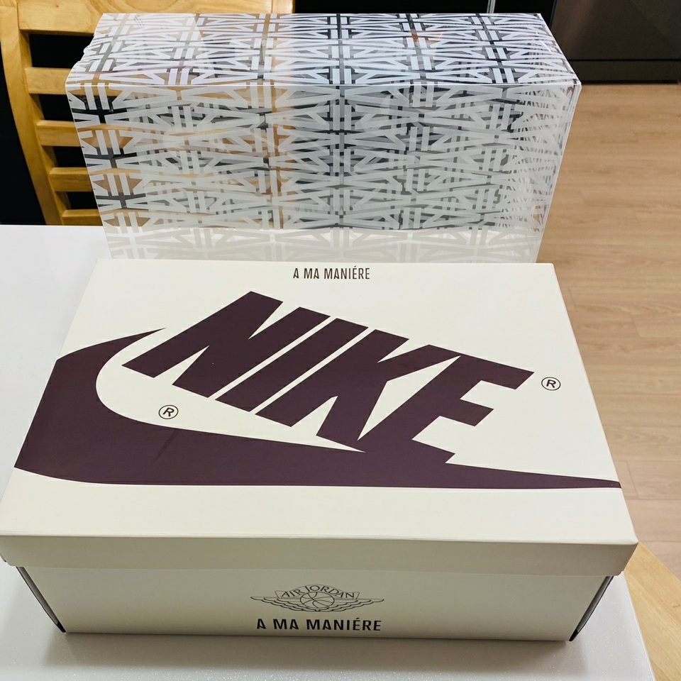 Jordan 1 x A Ma Maniere Retro High OG SP Sail and Burgundy 착용 스타일 - 1