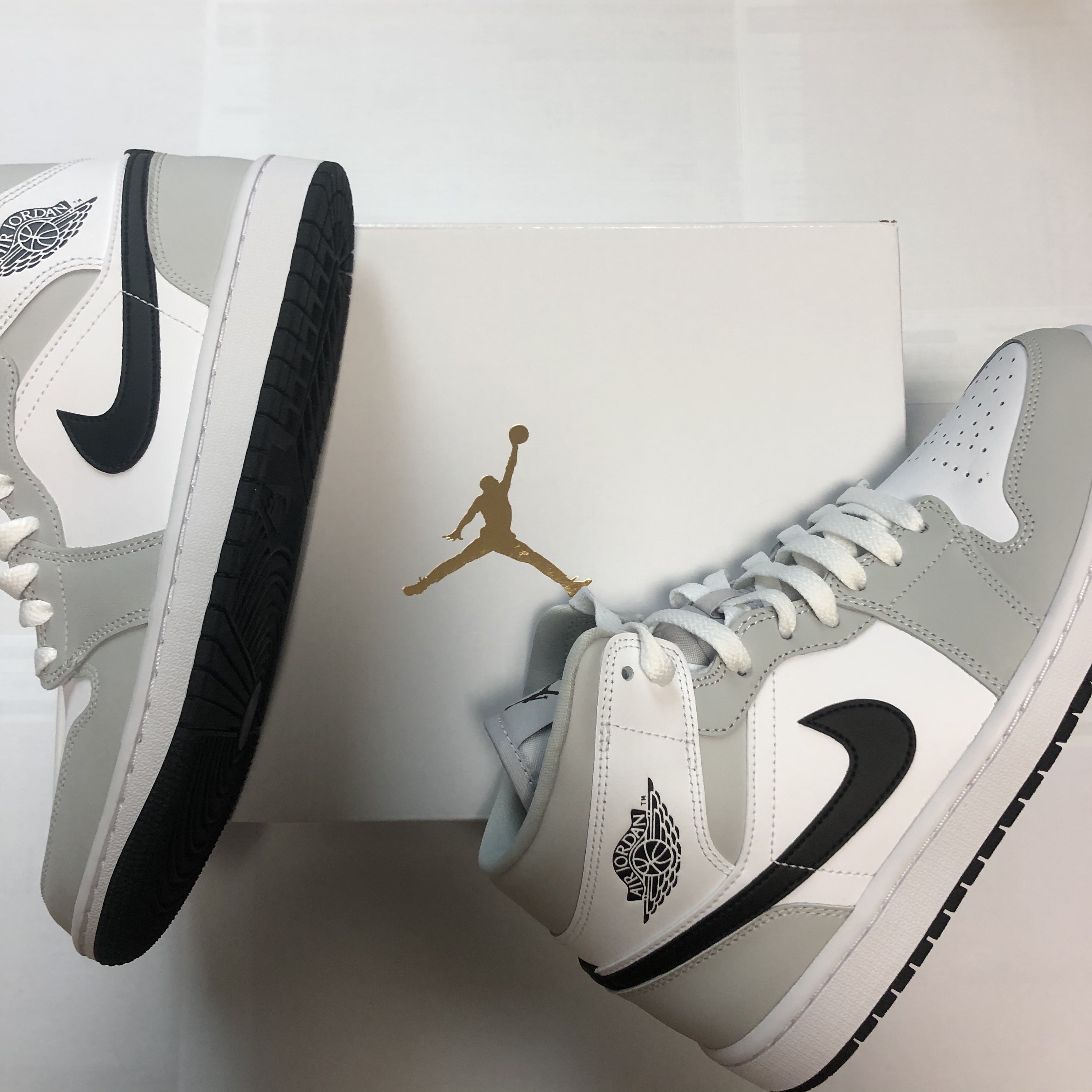 (W) Jordan 1 Mid Grey Fog 착용 스타일