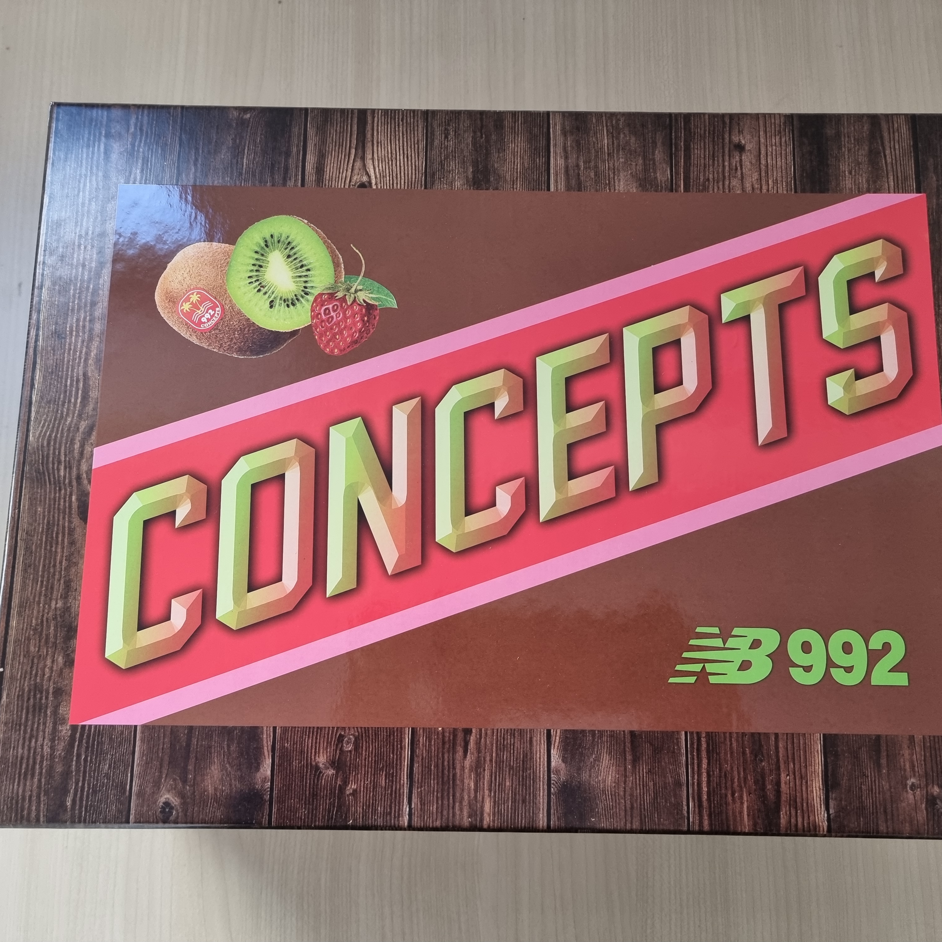 New Balance x Concepts 992 Made in USA Low Hanging Fruit (Regular Box) 착용 스타일 - 1