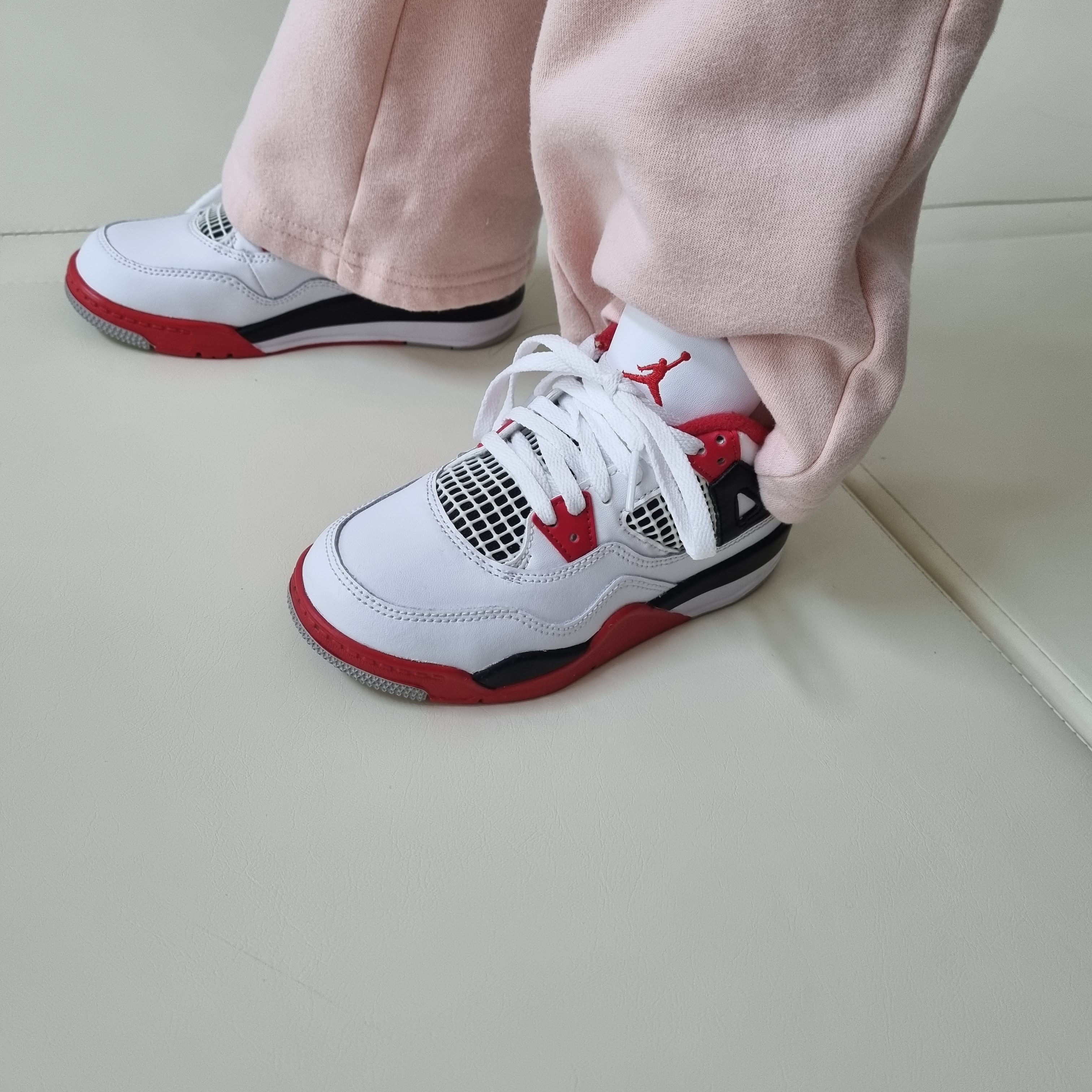Nike Air More Uptempo 96 Bulls 2021, (PS) Jordan 4 Retro OG Fire Red 2020 착용 스타일 - 3