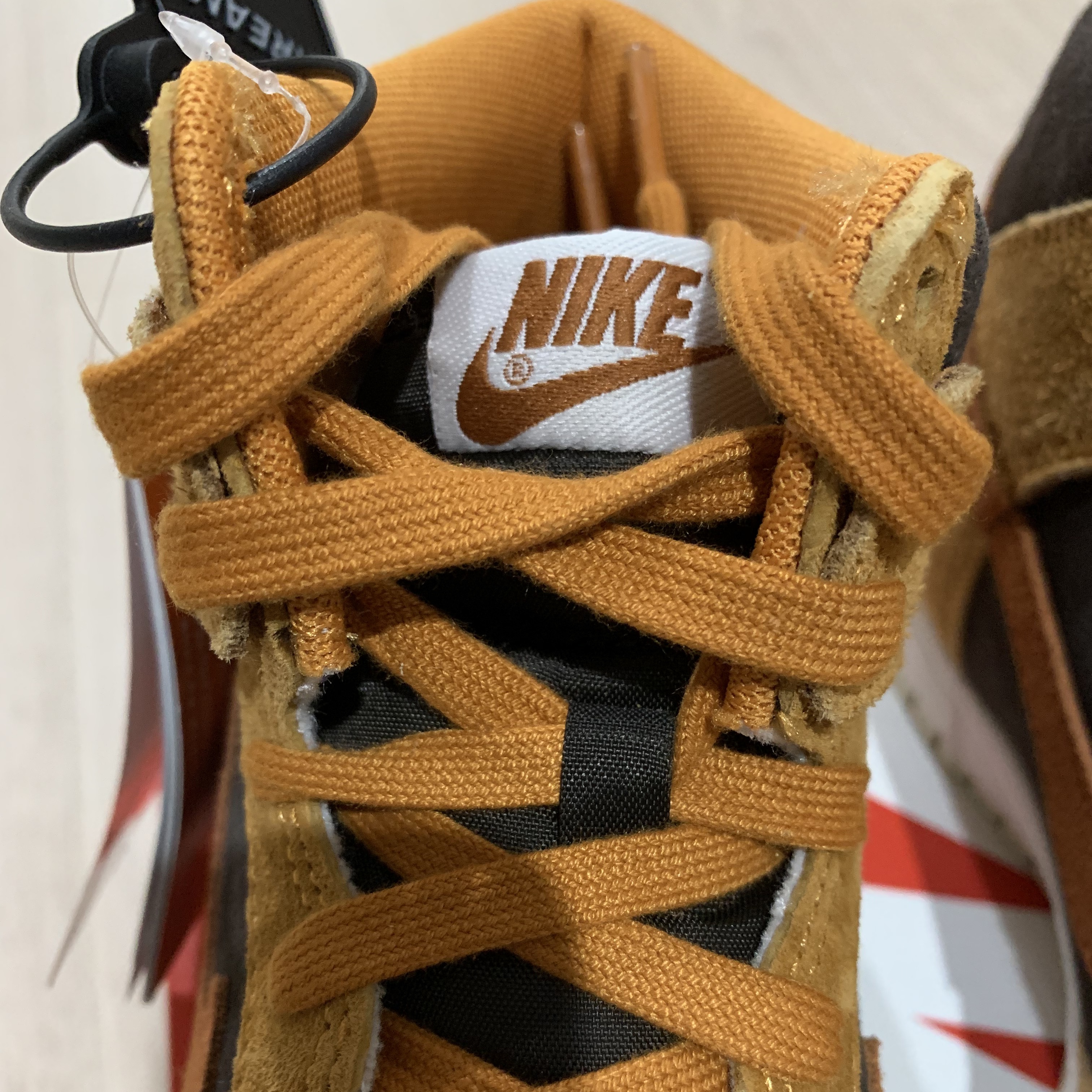 Nike Dunk High Retro PRM Dark Curry 착용 스타일 - 4