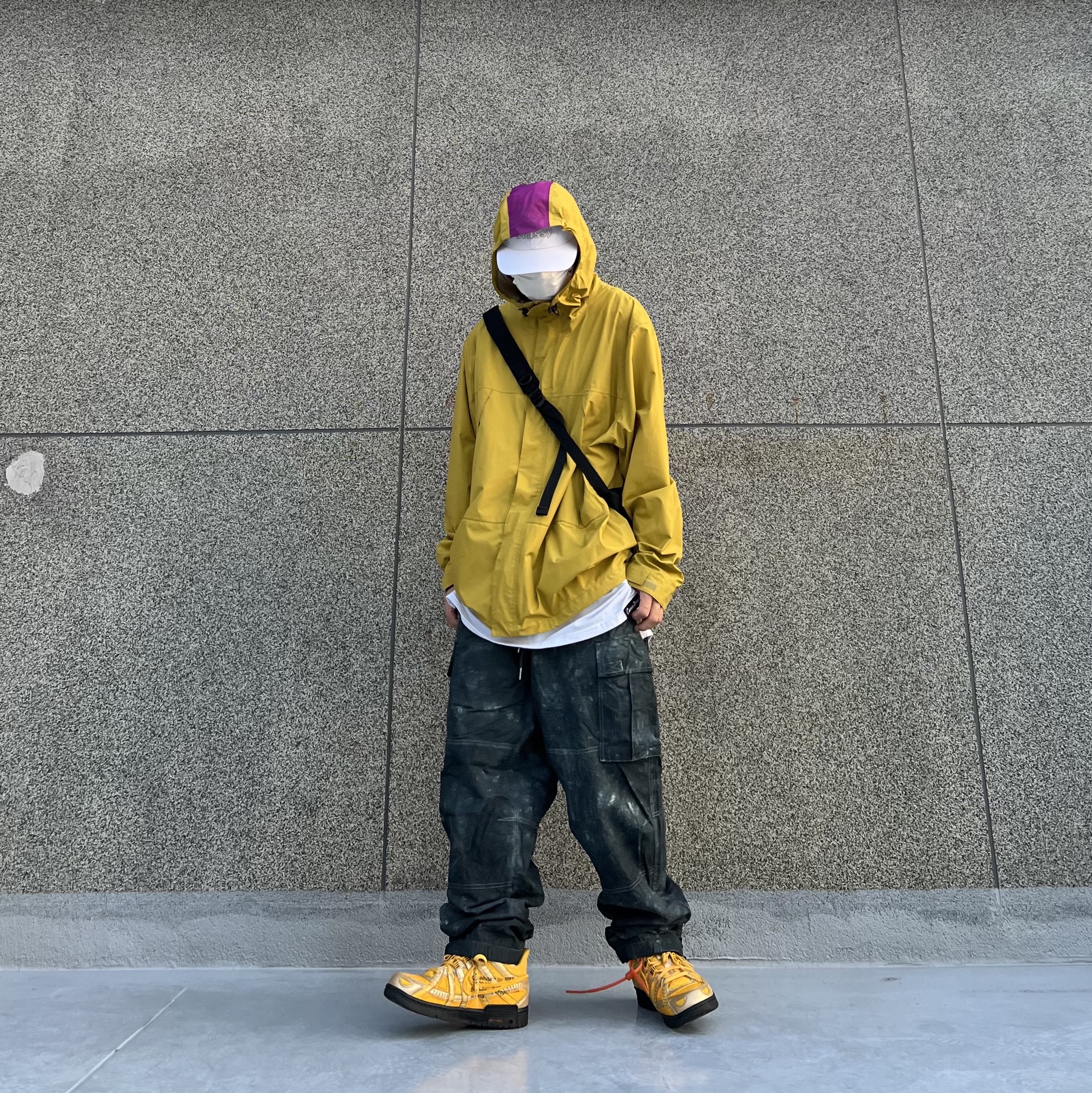 Nike x Off-White Air Rubber Dunk University Gold 착용 스타일 - 1