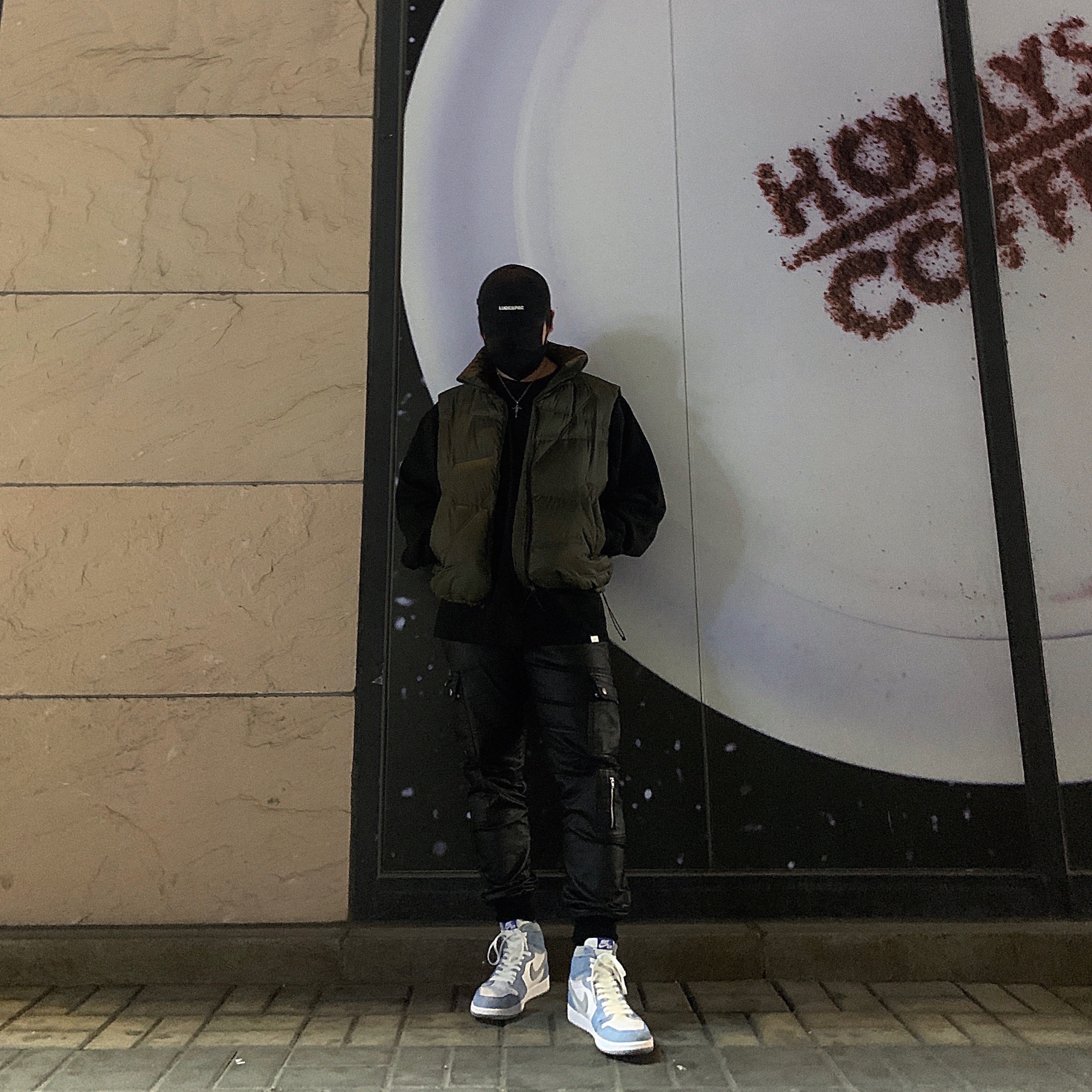 Jordan 1 Retro High OG Hyper Royal 착용 스타일
