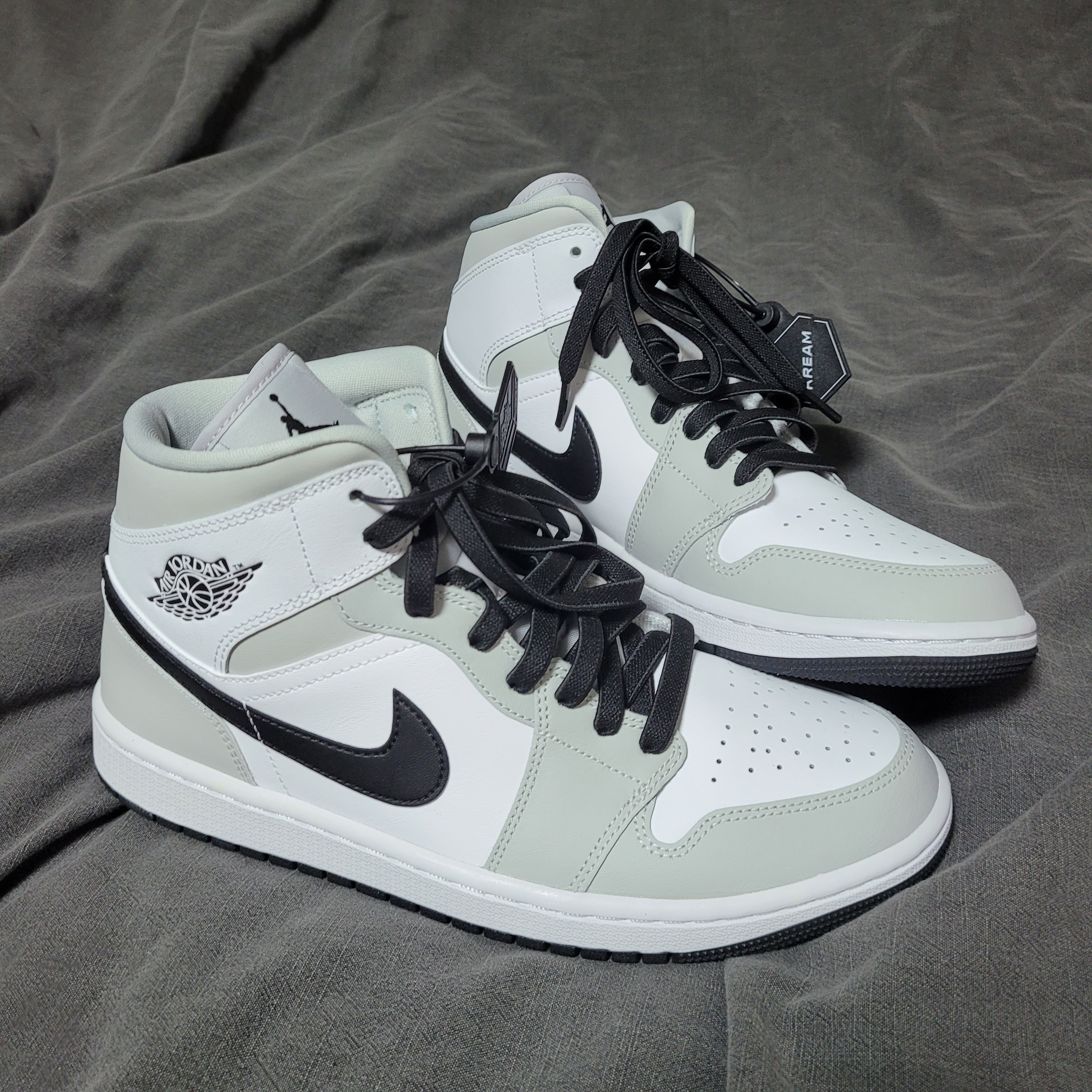 (W) Jordan 1 Mid Grey Fog 착용 스타일 - 2