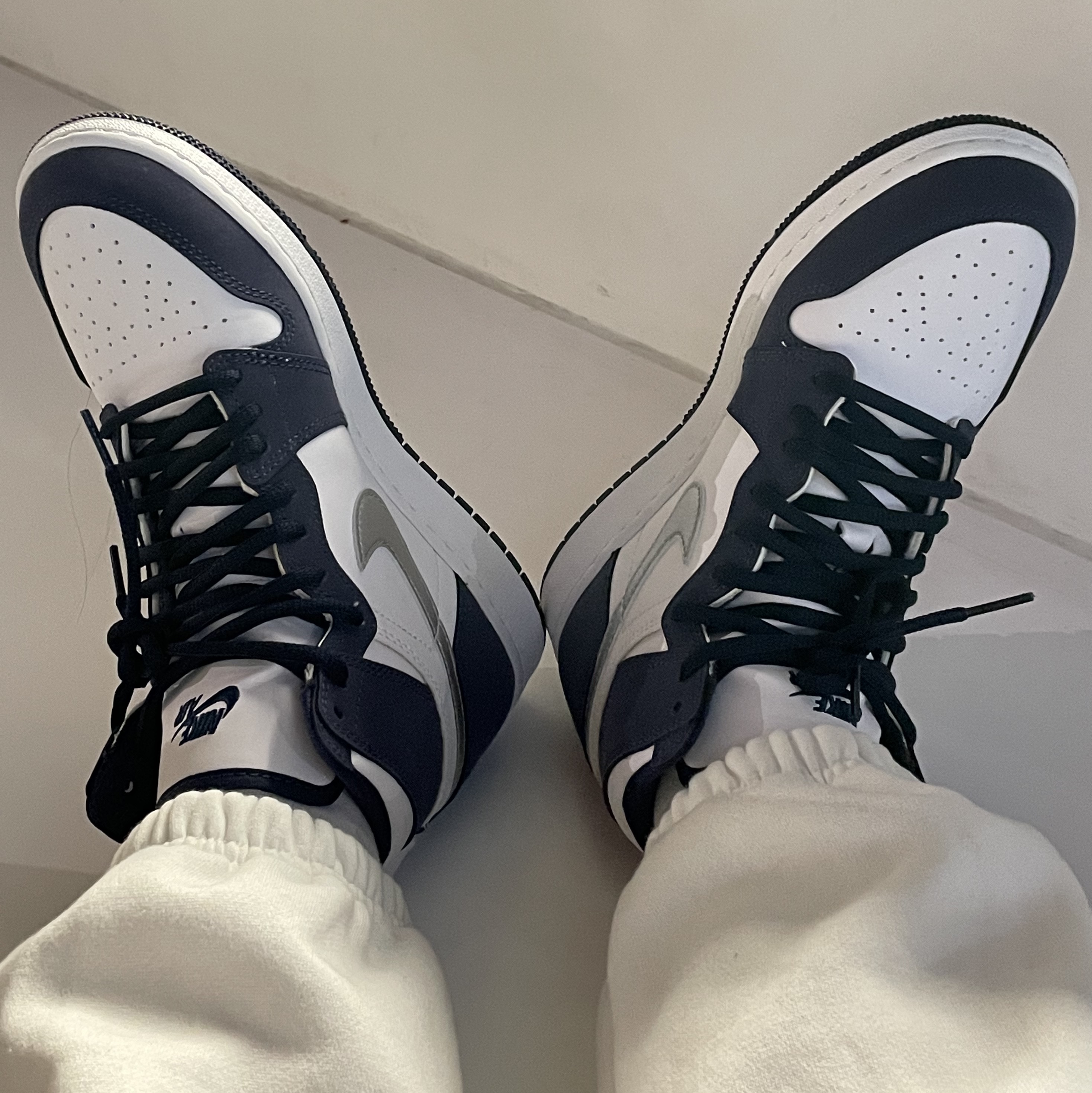 Jordan 1 Retro High OG CO.JP Midnight Navy, (GS) Jordan 1 Retro High OG CO.JP Midnight Navy 착용 스타일 - 3