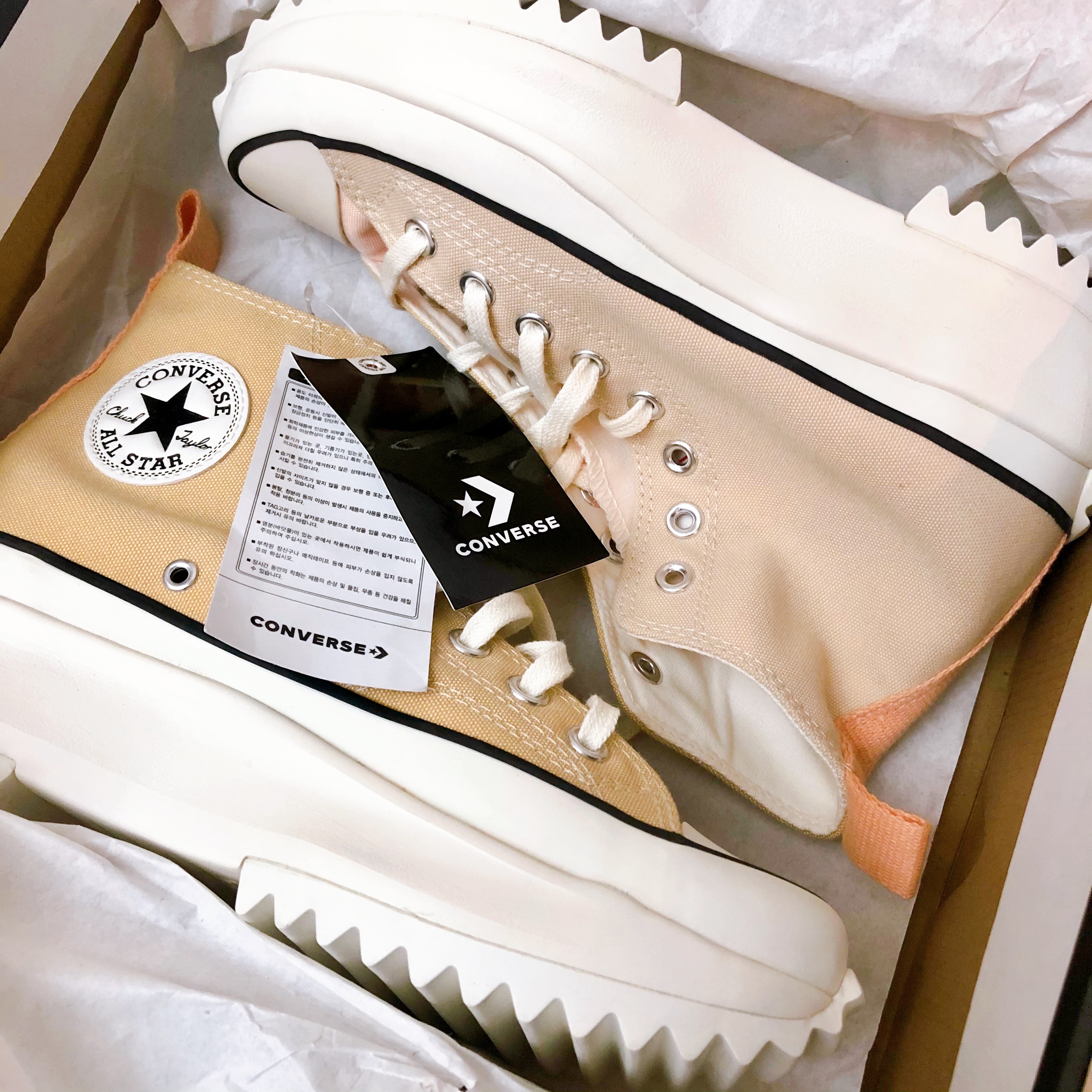 Converse Run Star Hike Hi Tri-Panel Farro 착용 스타일