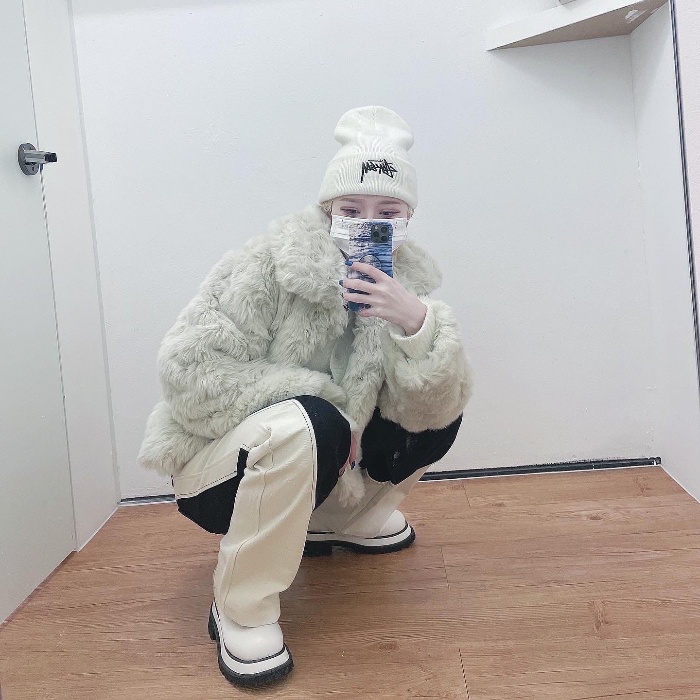 Nike x Stussy Cuff Beanie White 착용 스타일 - 3