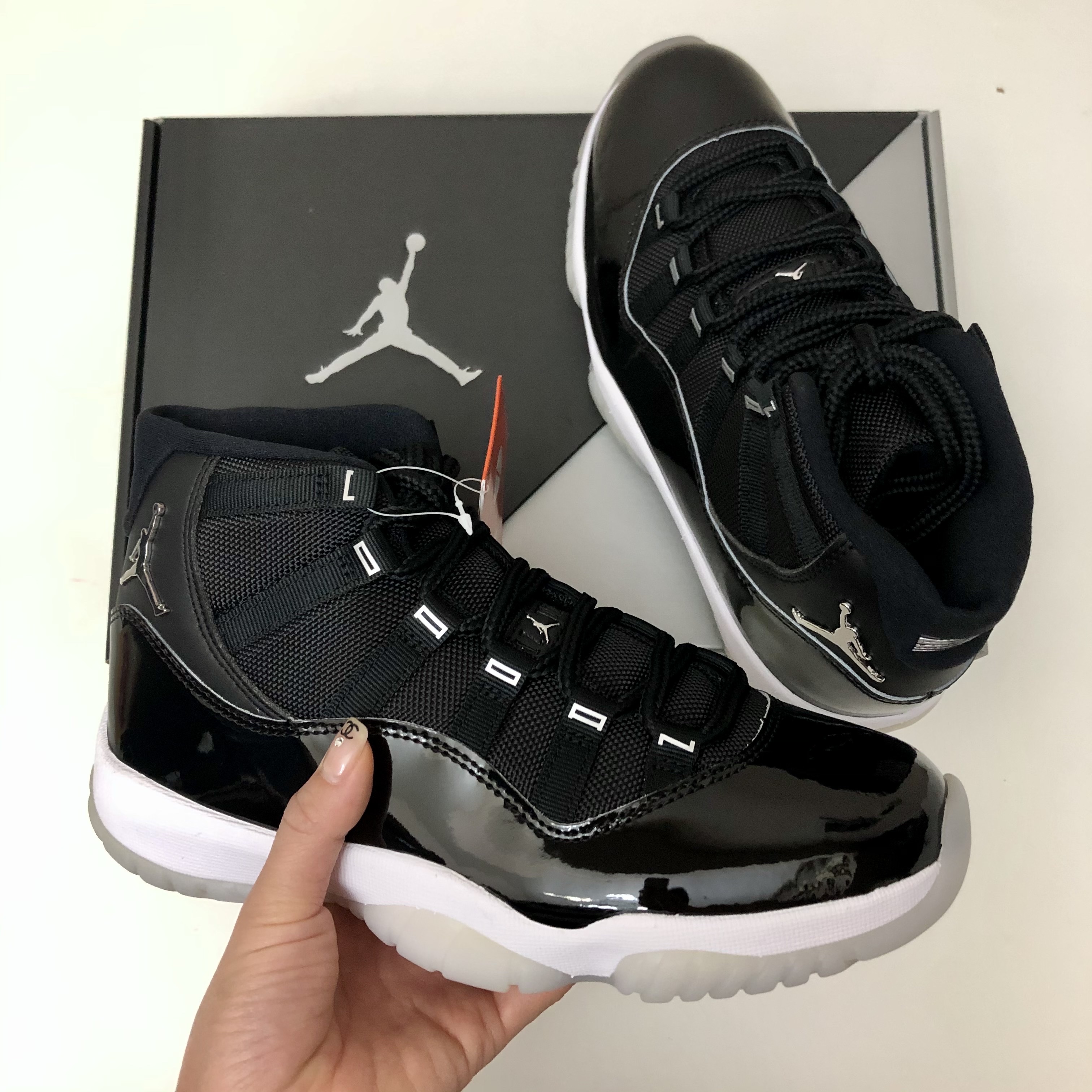Jordan 11 Retro Jubilee 착용 스타일