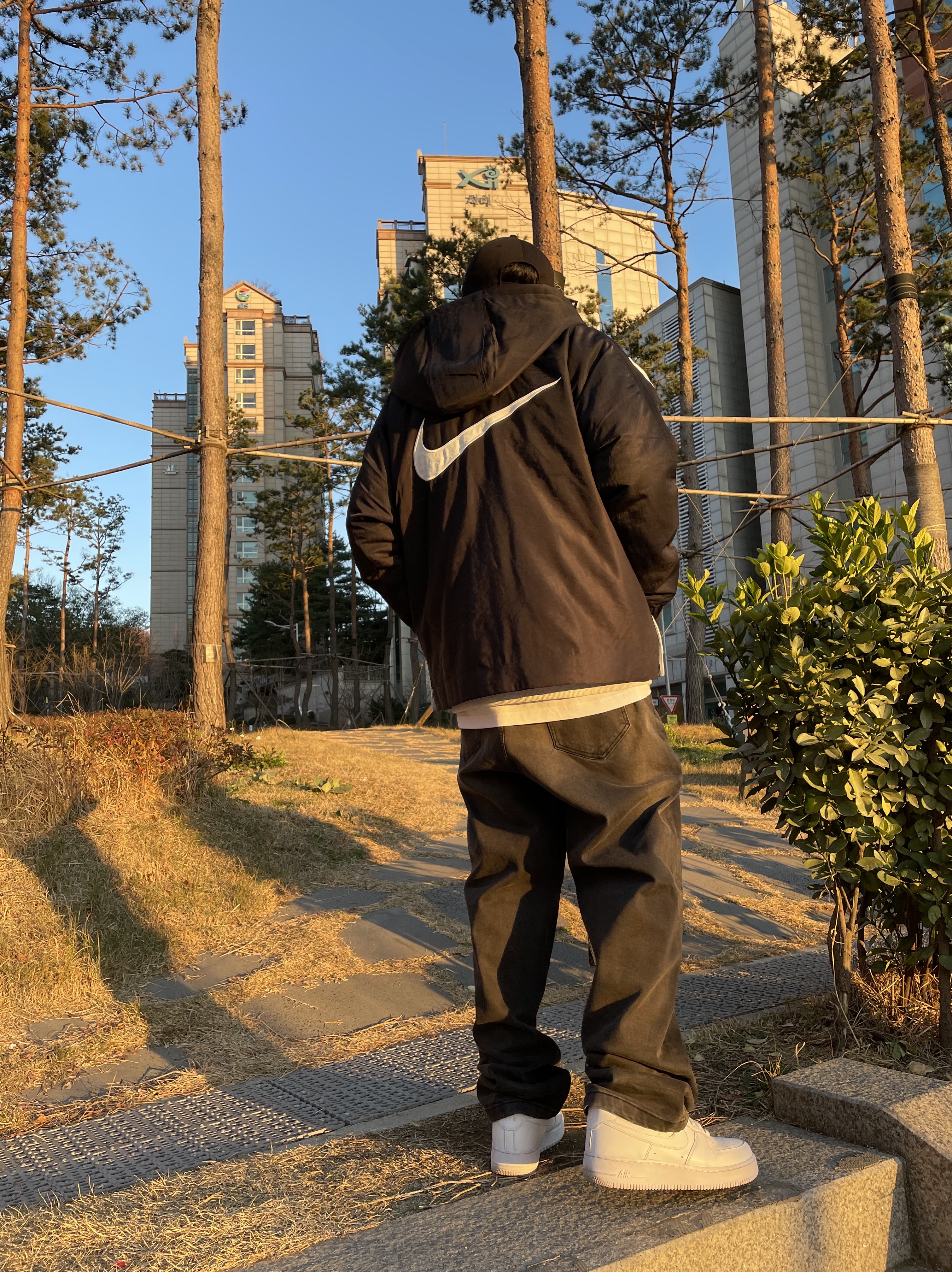 (W) Nike x Ambush NBA Collection Nets Jacket - Asia, Nike Air Force 1 '07 Low White 착용 스타일 - 5