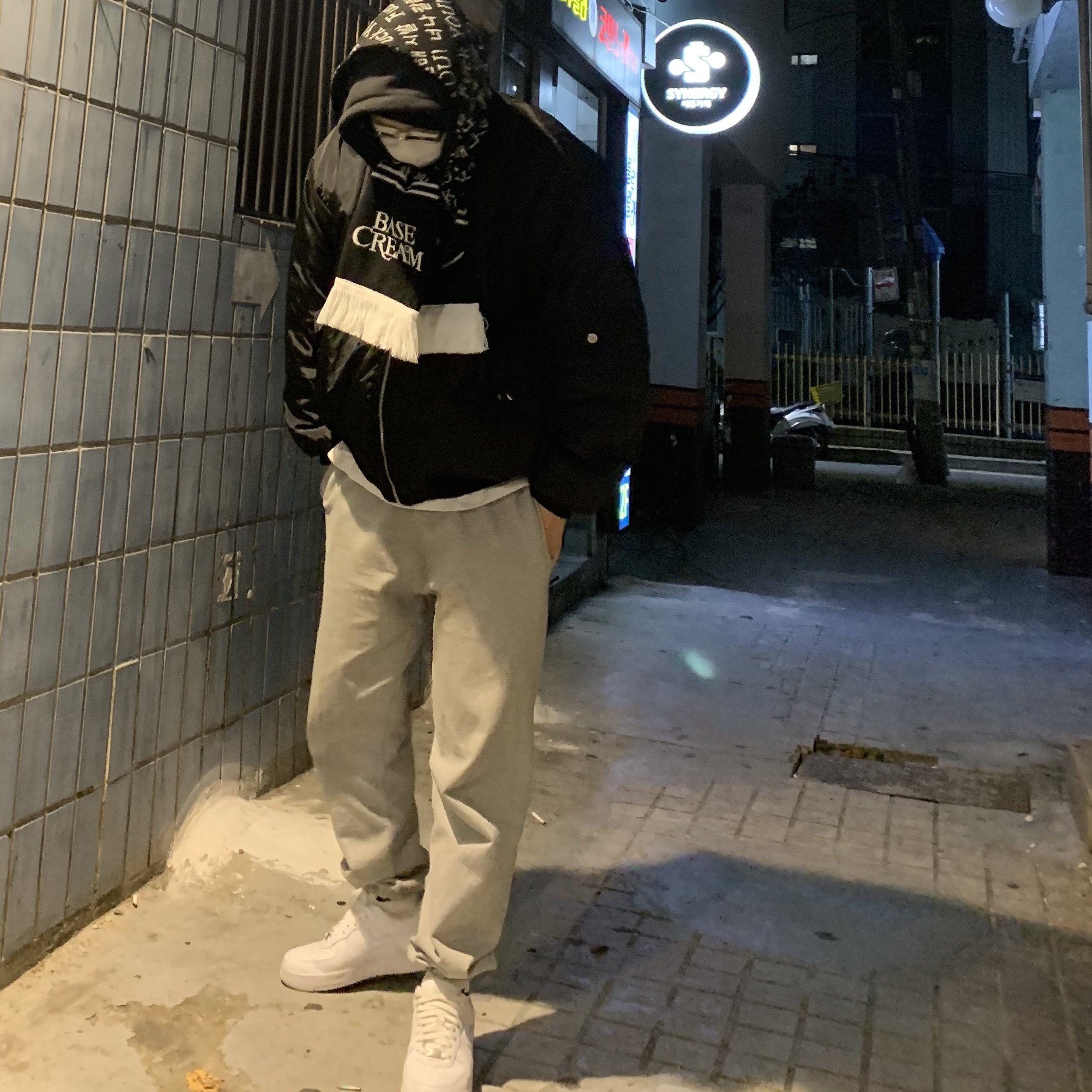Nike x Supreme Air Force 1 Low White 착용 스타일 - 2