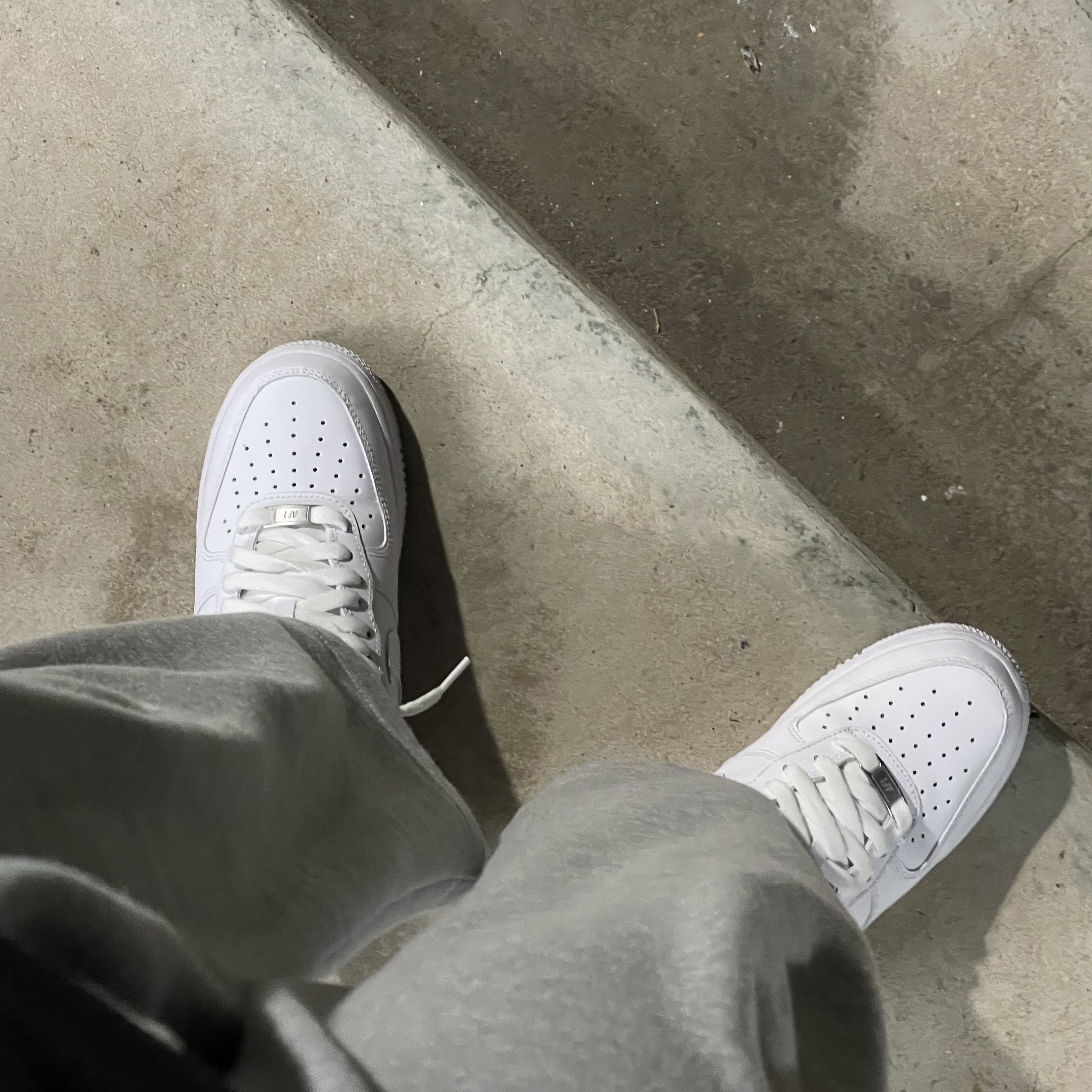 Nike Air Force 1 '07 Low White 착용 스타일 - 1
