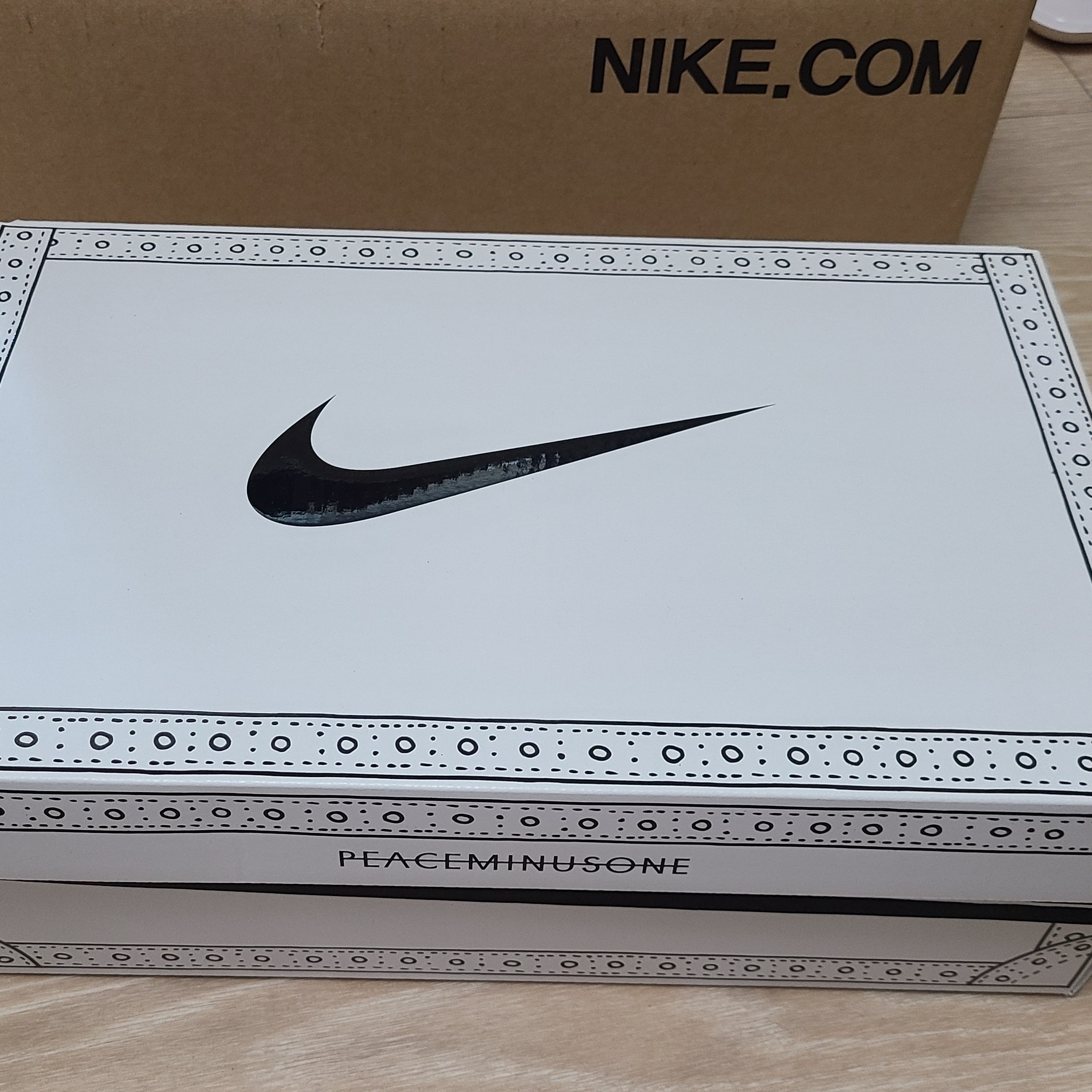 Nike x Peaceminusone Kwondo1 White 착용 스타일 - 4