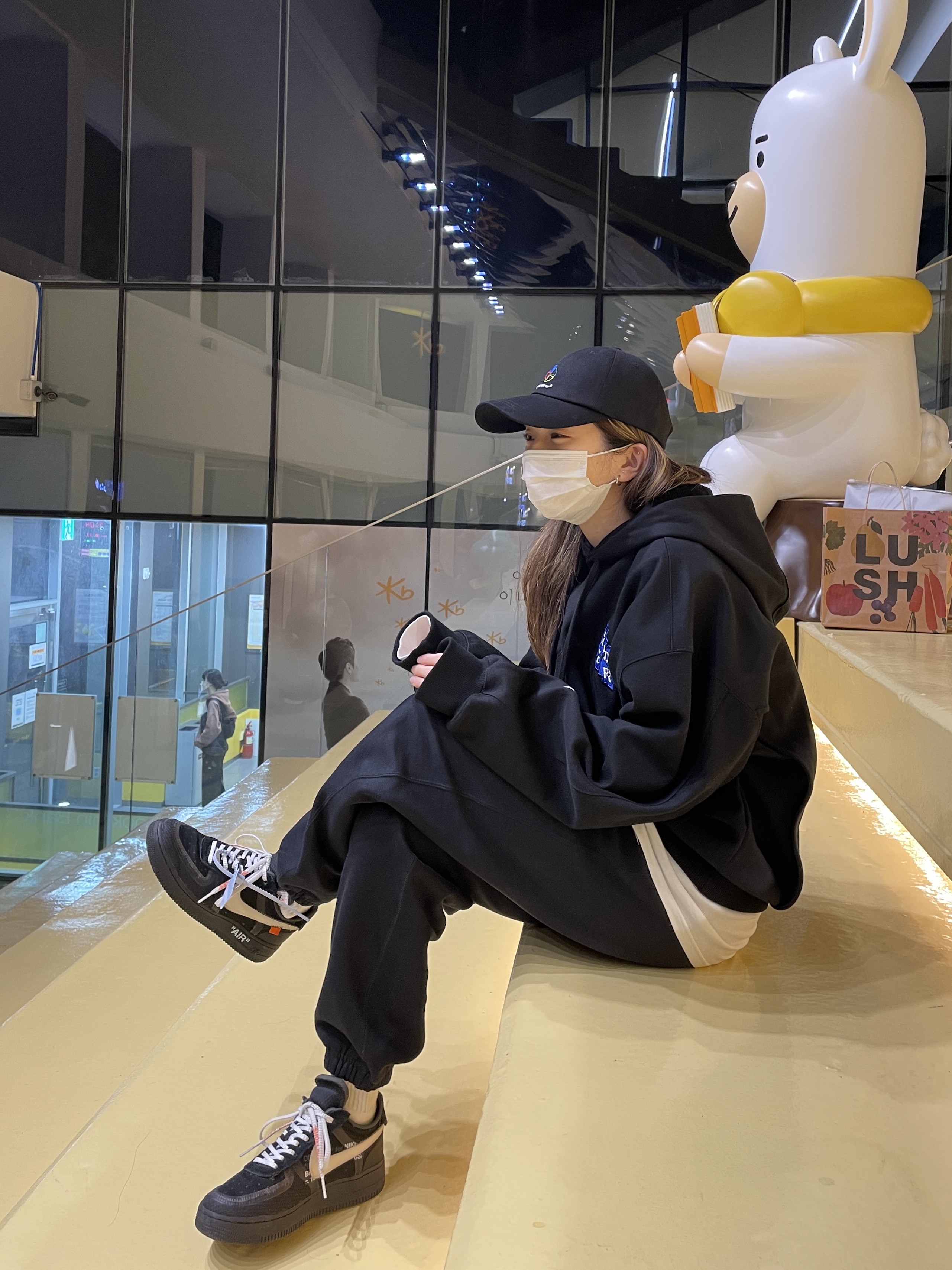 Nike x Off-White Air Force 1 Low Black White, (W) Nike NRG Solo Swoosh Fleece Pants Black White - Asia 착용 스타일