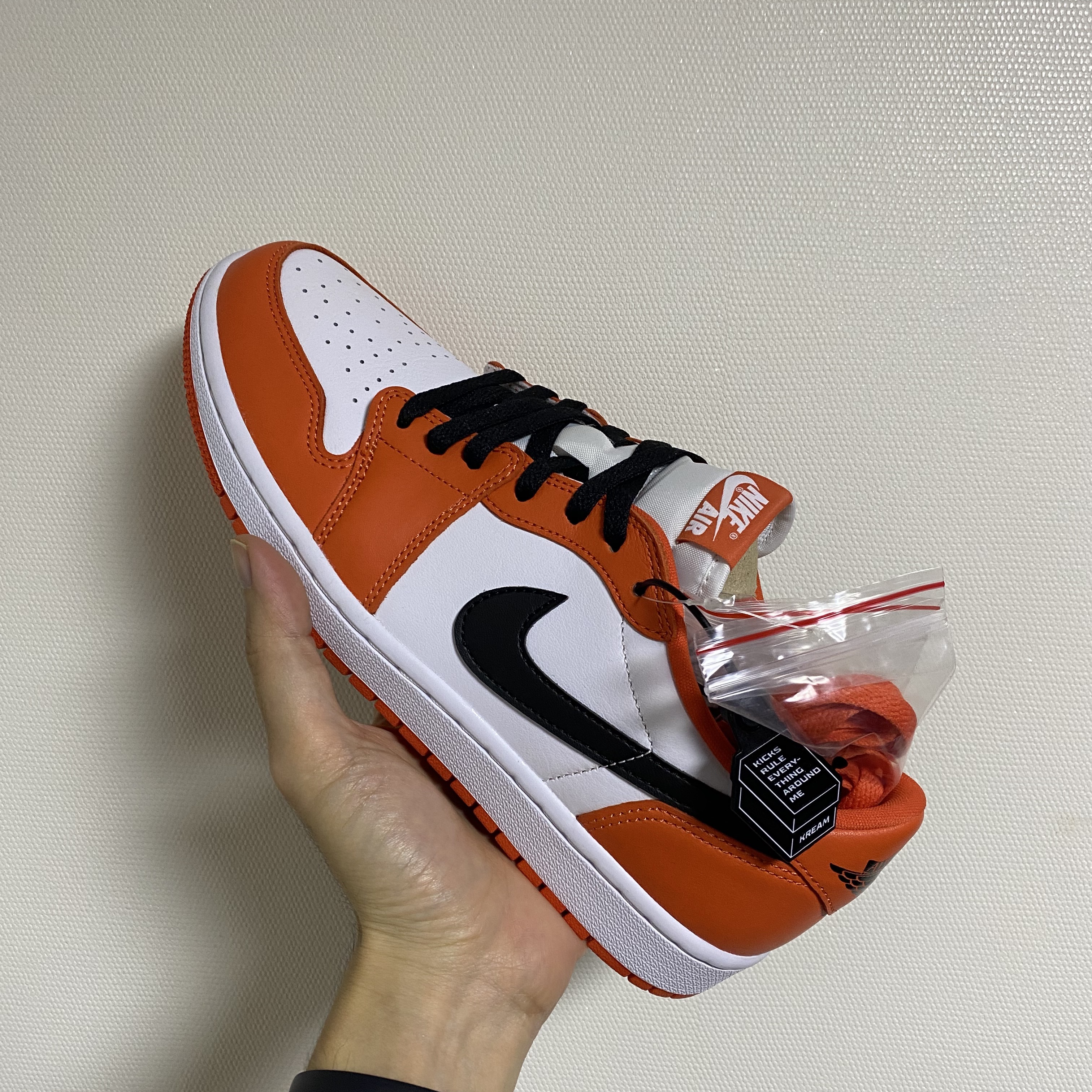 (W) Jordan 1 Low OG Starfish, Jordan 1 Low OG Starfish 착용 스타일