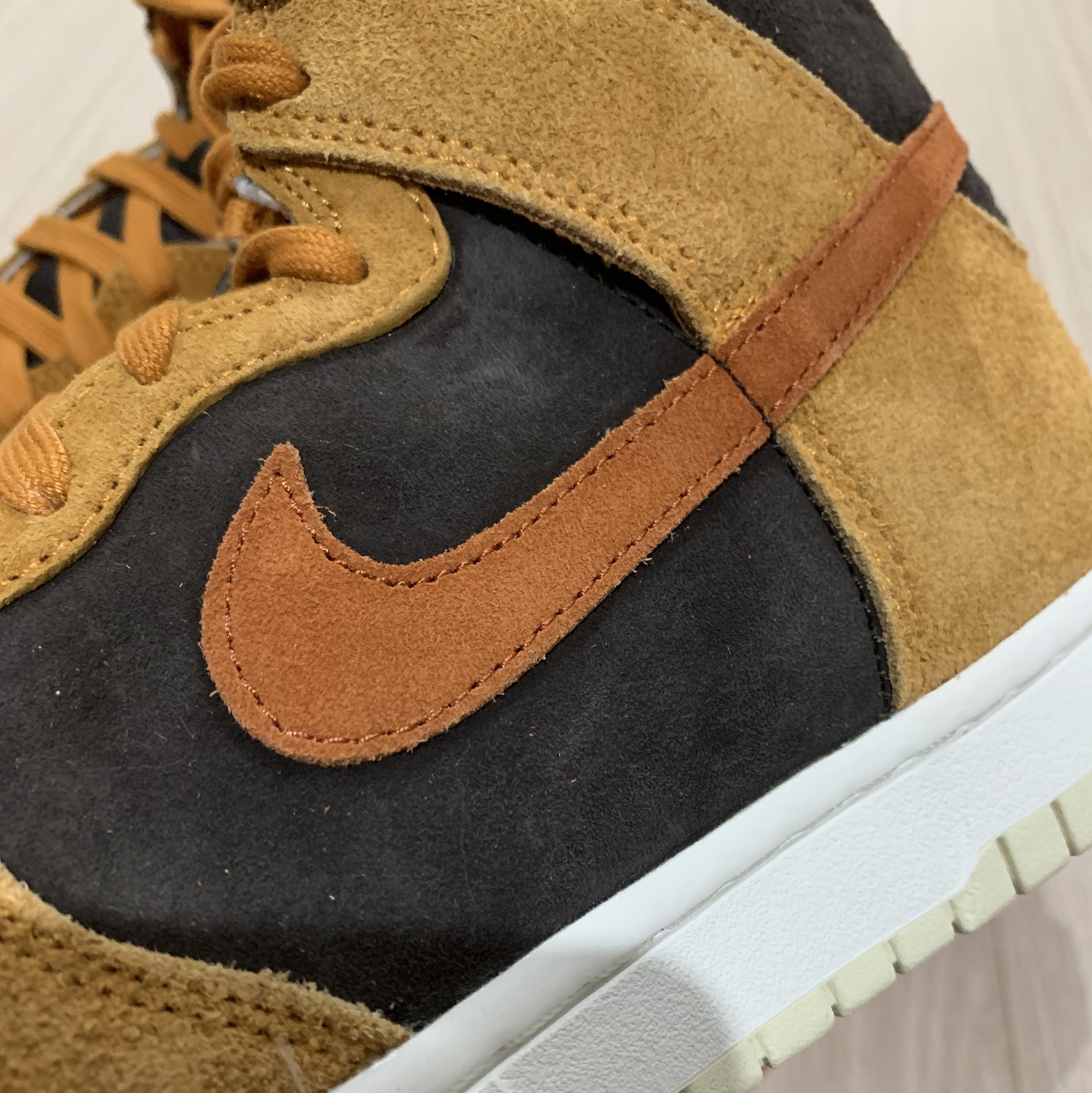 Nike Dunk High Retro PRM Dark Curry 착용 스타일 - 3