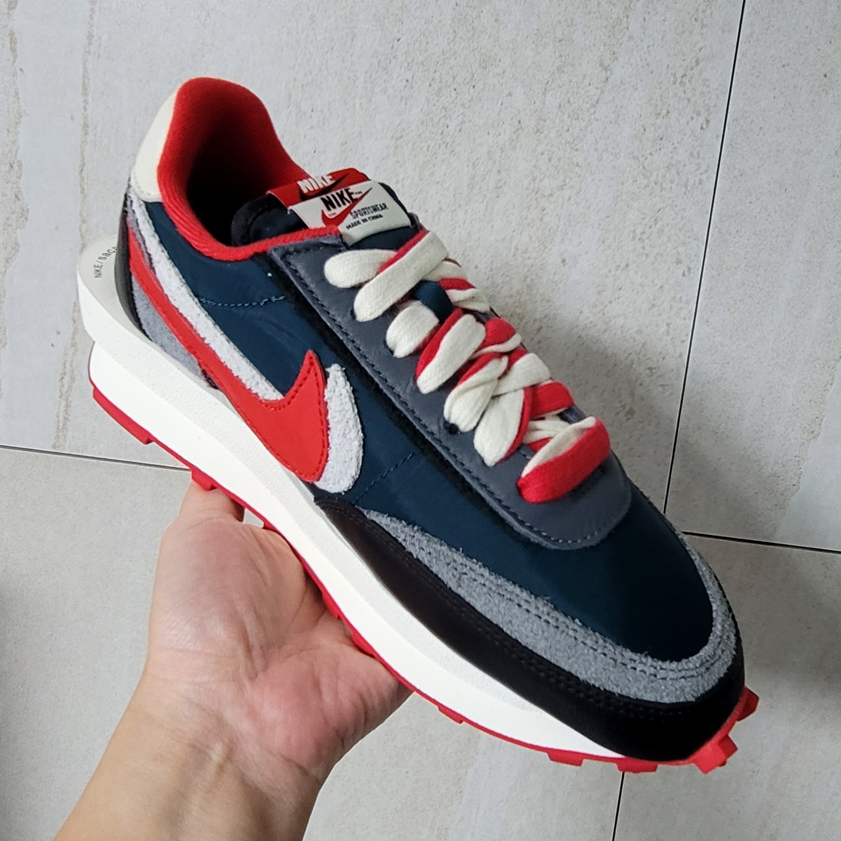 Nike x Sacai x Undercover LDWaffle Midnight Spruce University Red 착용 스타일 - 3