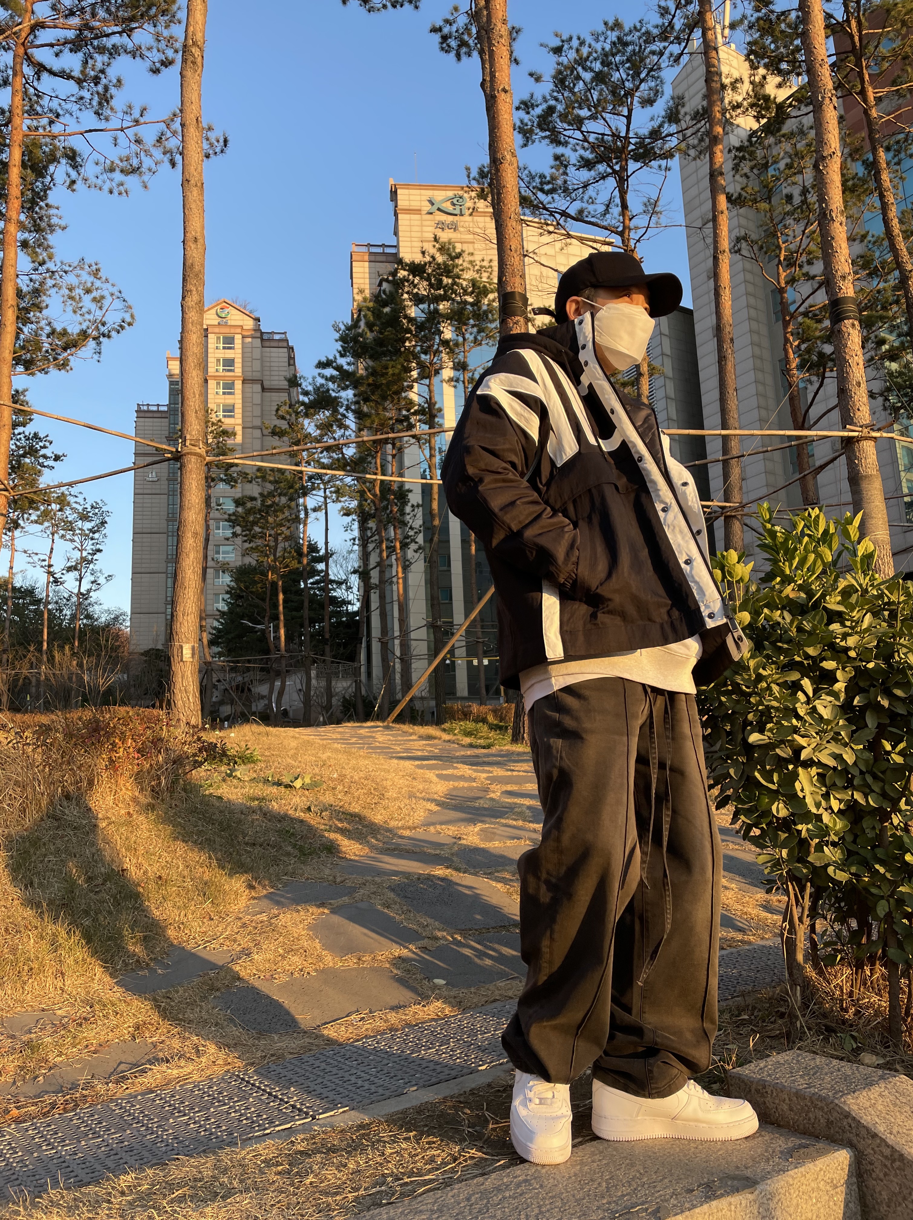 (W) Nike x Ambush NBA Collection Nets Jacket - Asia, Nike Air Force 1 '07 Low White 착용 스타일 - 3