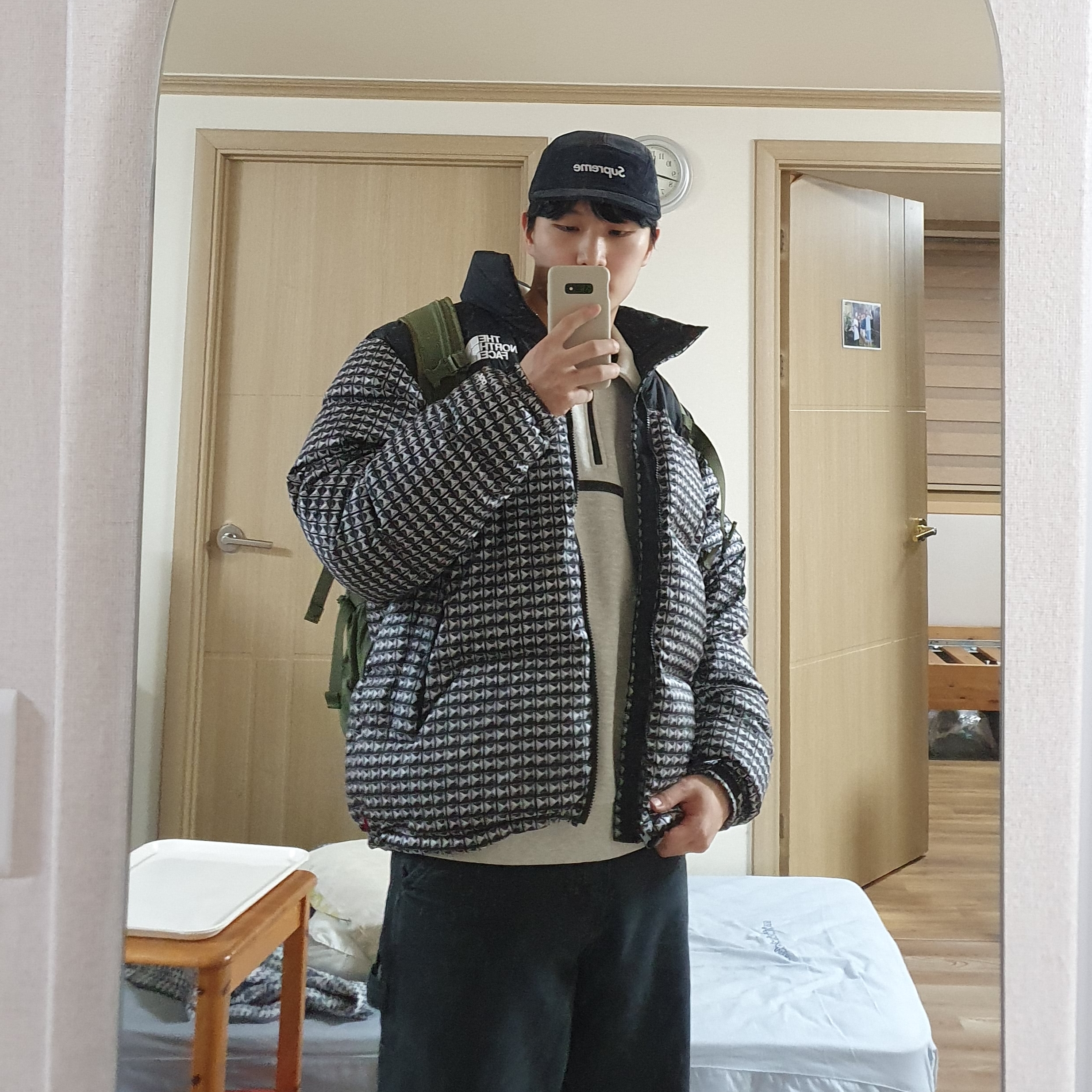 Supreme x The North Face Studded Nuptse Jacket Black - 21SS, Supreme Backpack Olive - 20FW 착용 스타일 - 1