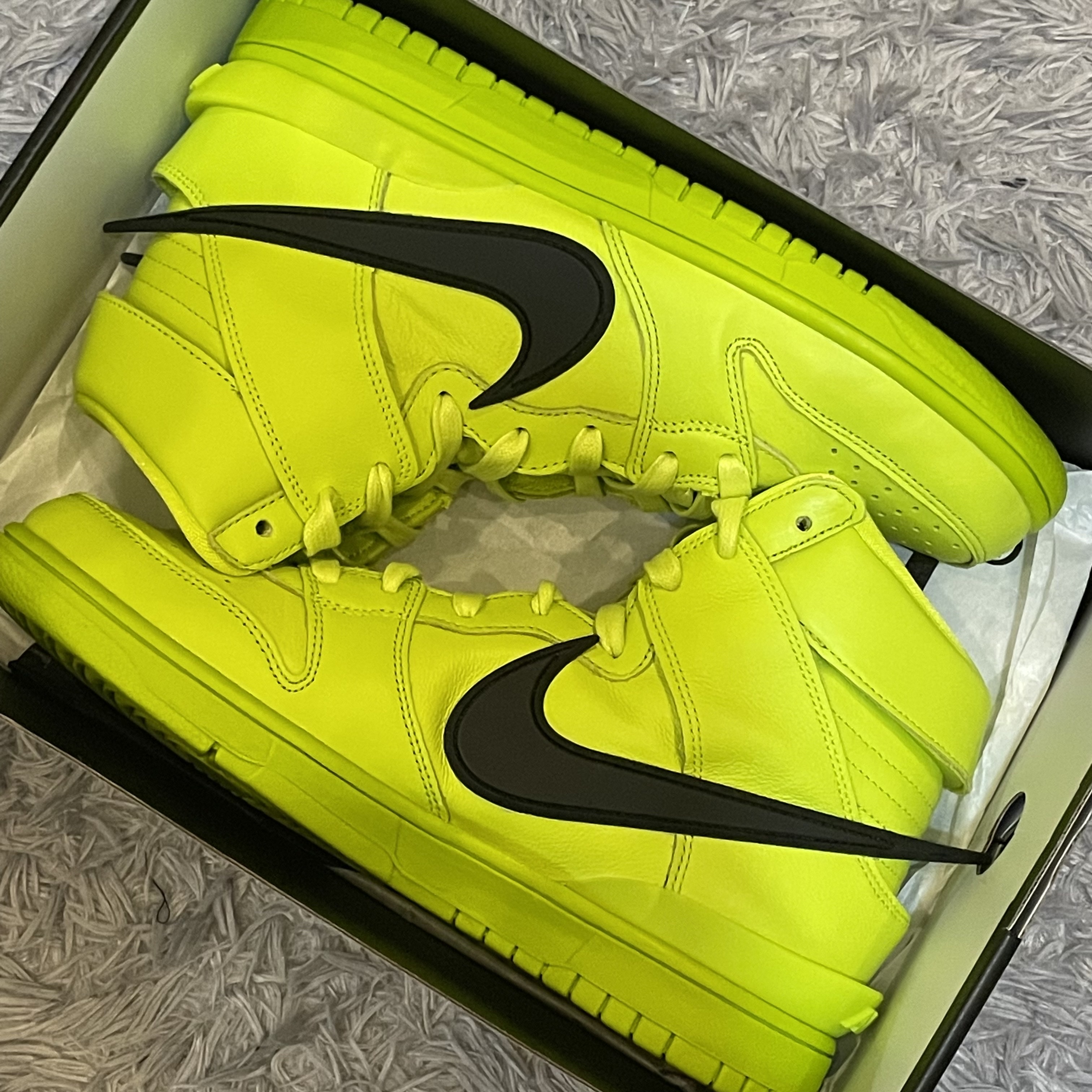 Nike x Ambush Dunk High Flash Lime 착용 스타일