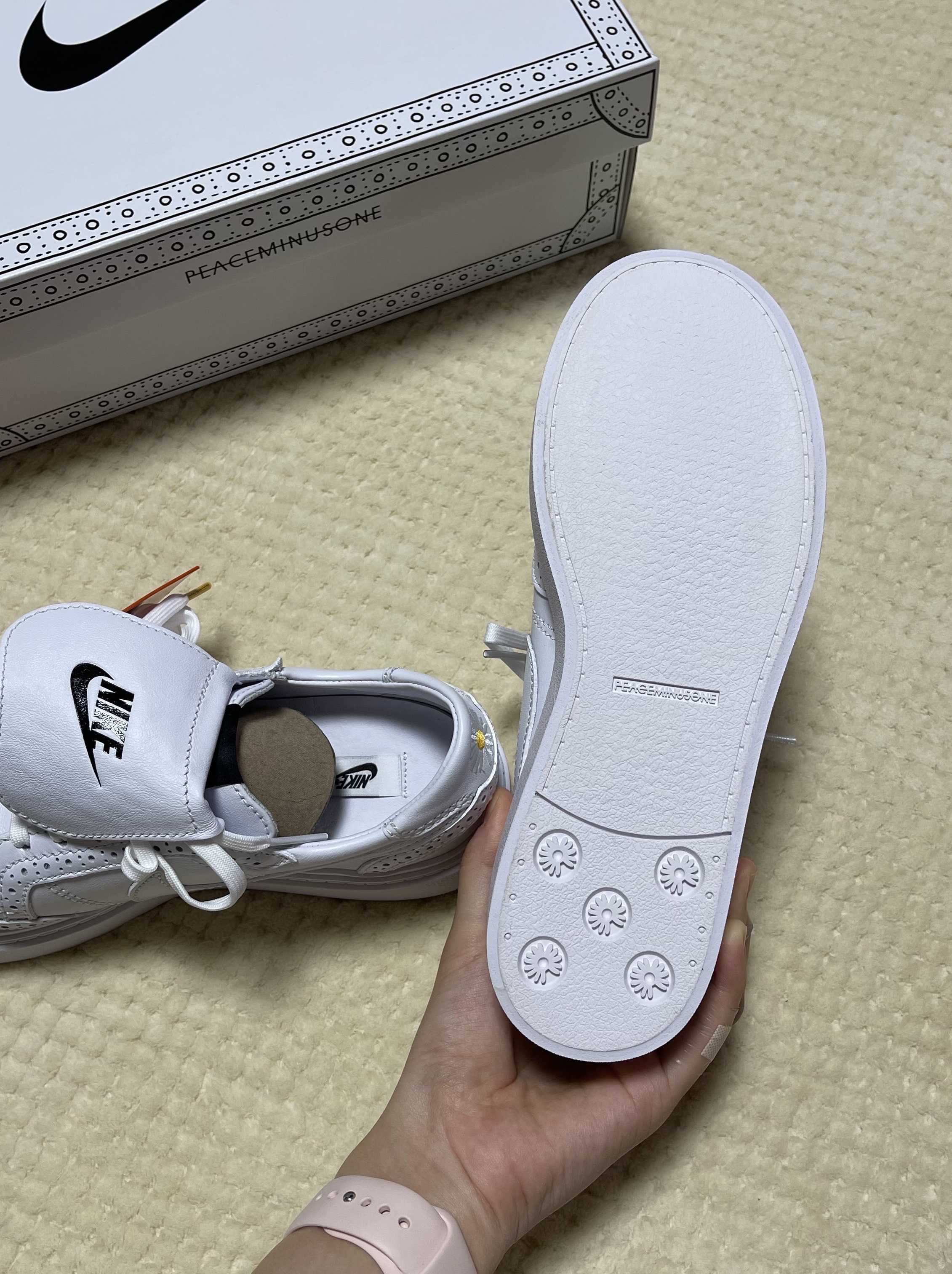 Nike x Peaceminusone Kwondo1 White, (W) Nike NRG Solo Swoosh Fleece Pants Black White - Asia 착용 스타일 - 5