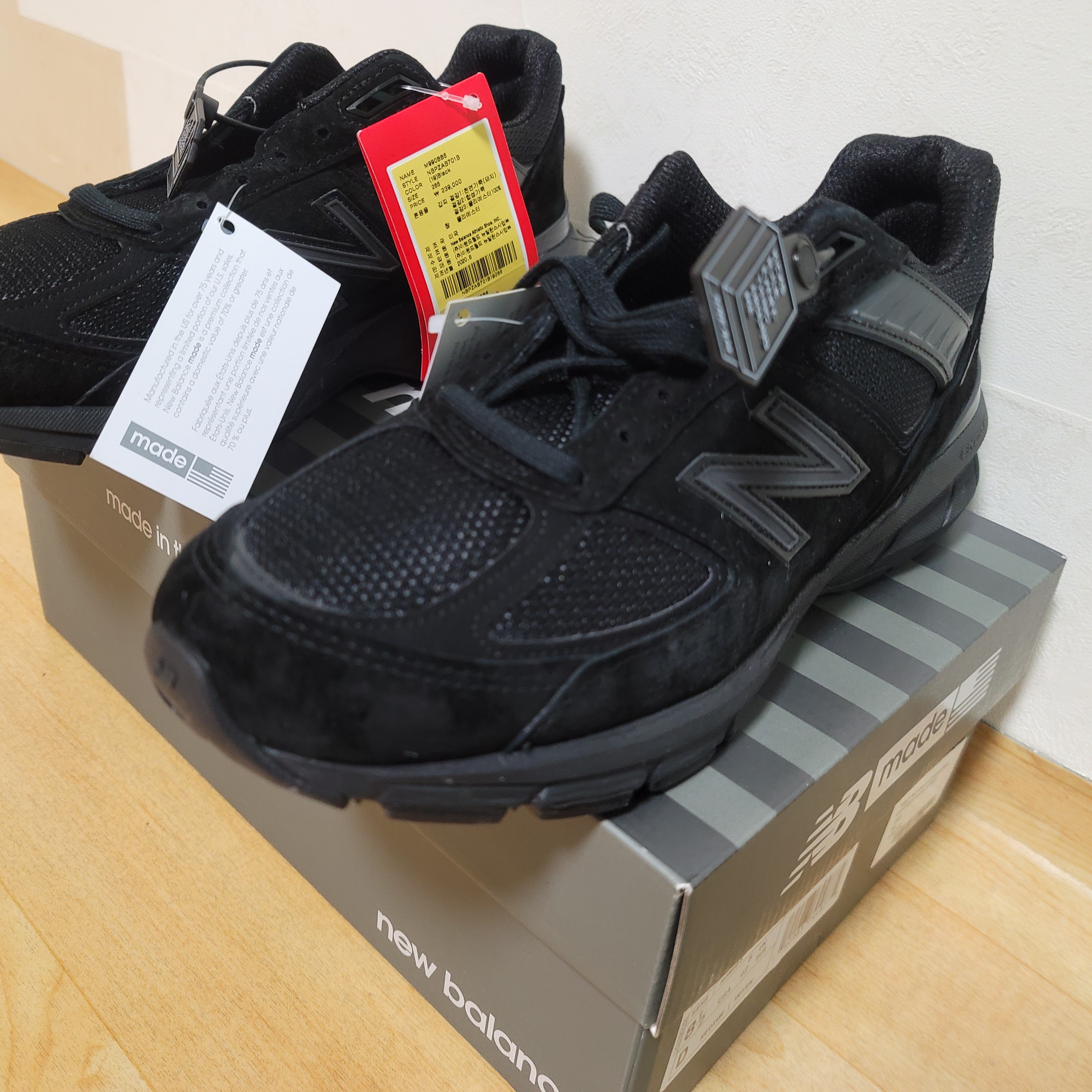 New Balance 990v5 Made in USA Triple Black - D Standard 착용 스타일 - 3