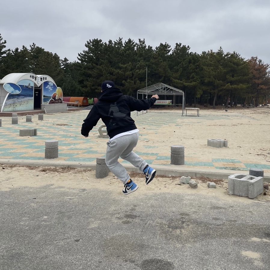 Jordan 1 Retro High Obsidian UNC, Jordan x Fragment Pullover Hoodie Black - US/EU 착용 스타일