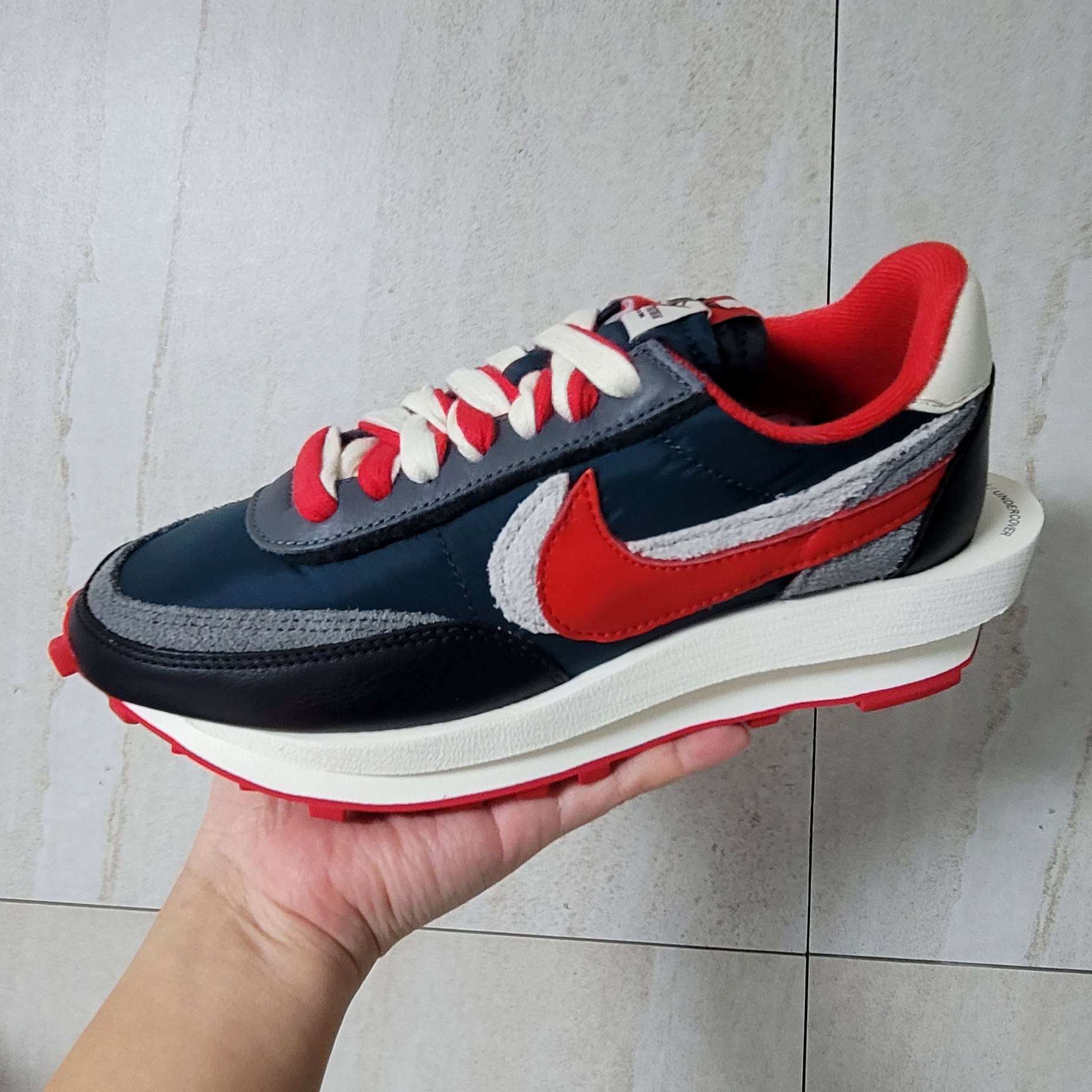 Nike x Sacai x Undercover LDWaffle Midnight Spruce University Red 착용 스타일 - 1