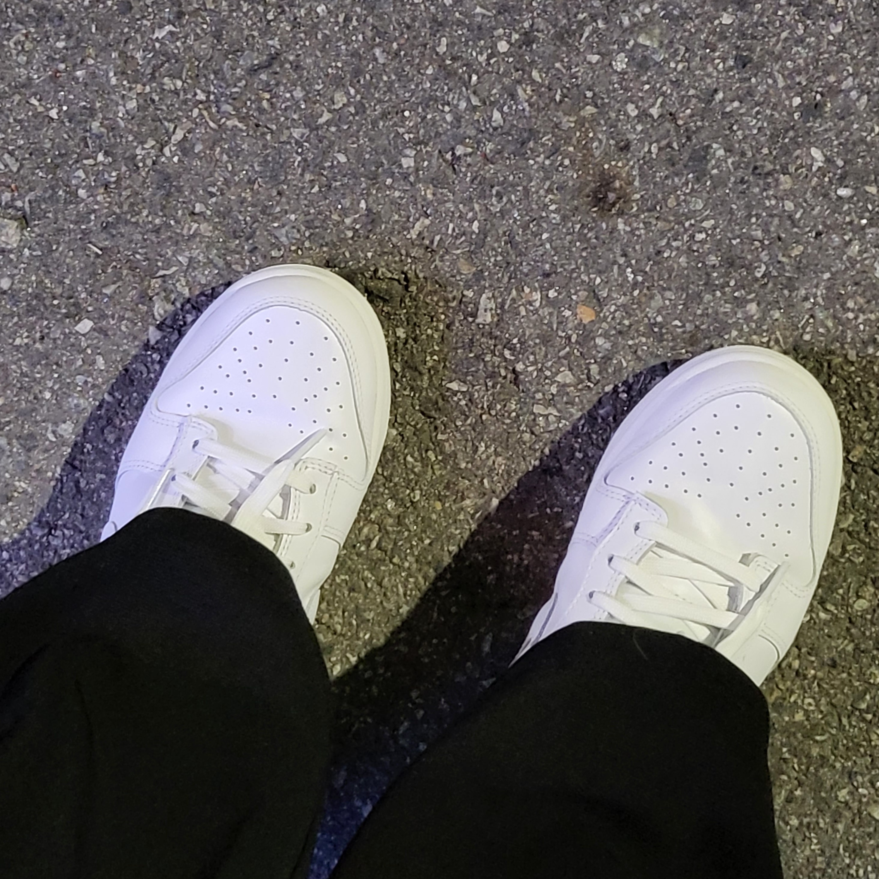 (W) Nike Dunk Low Triple White 착용 스타일 - 1