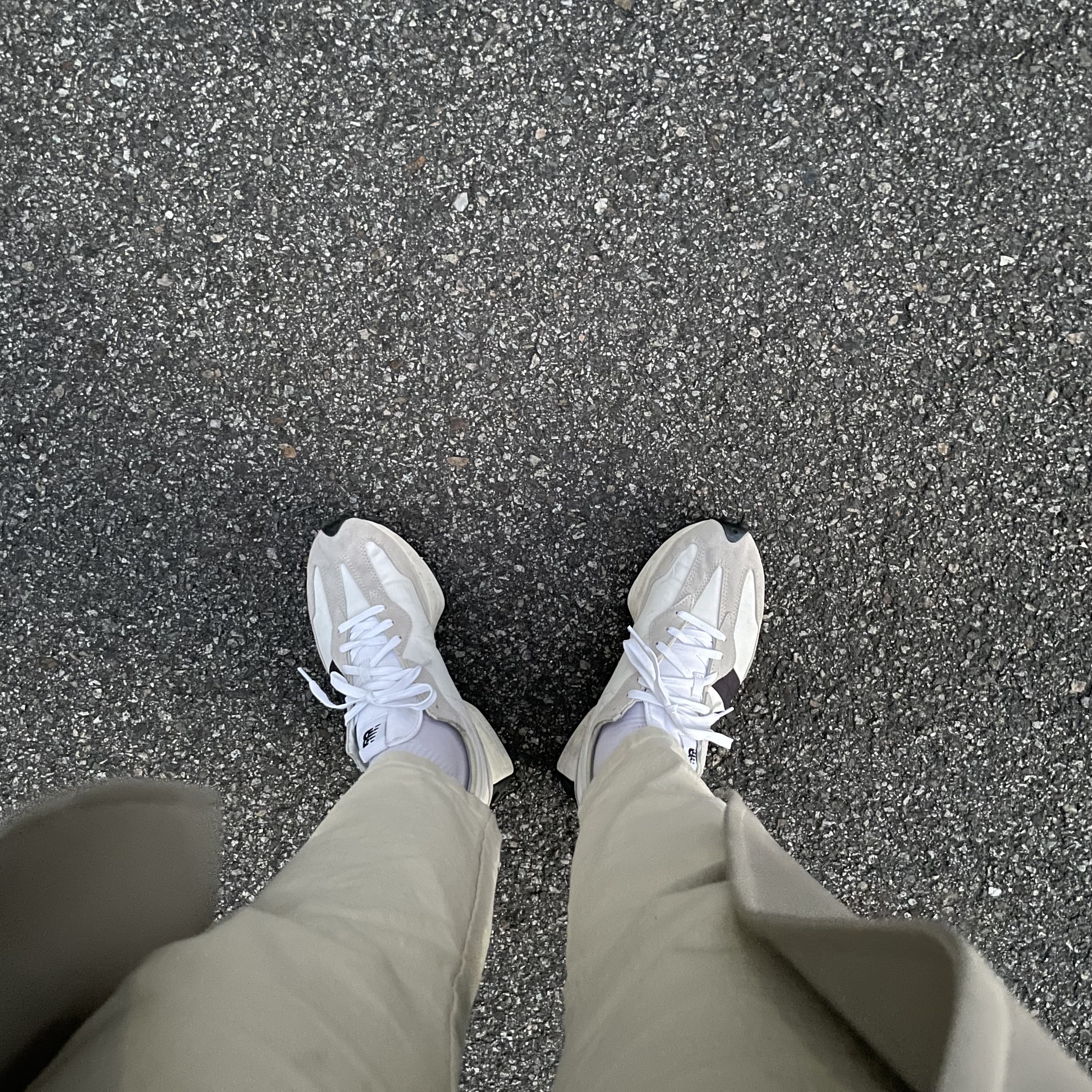 New Balance 327 White Black 착용 스타일