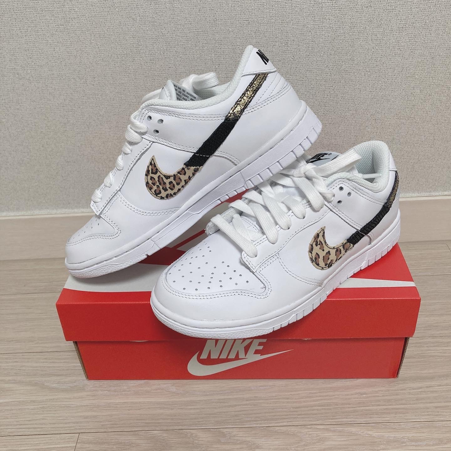 (W) Nike Dunk Low SE Primal White 착용 스타일 - 2