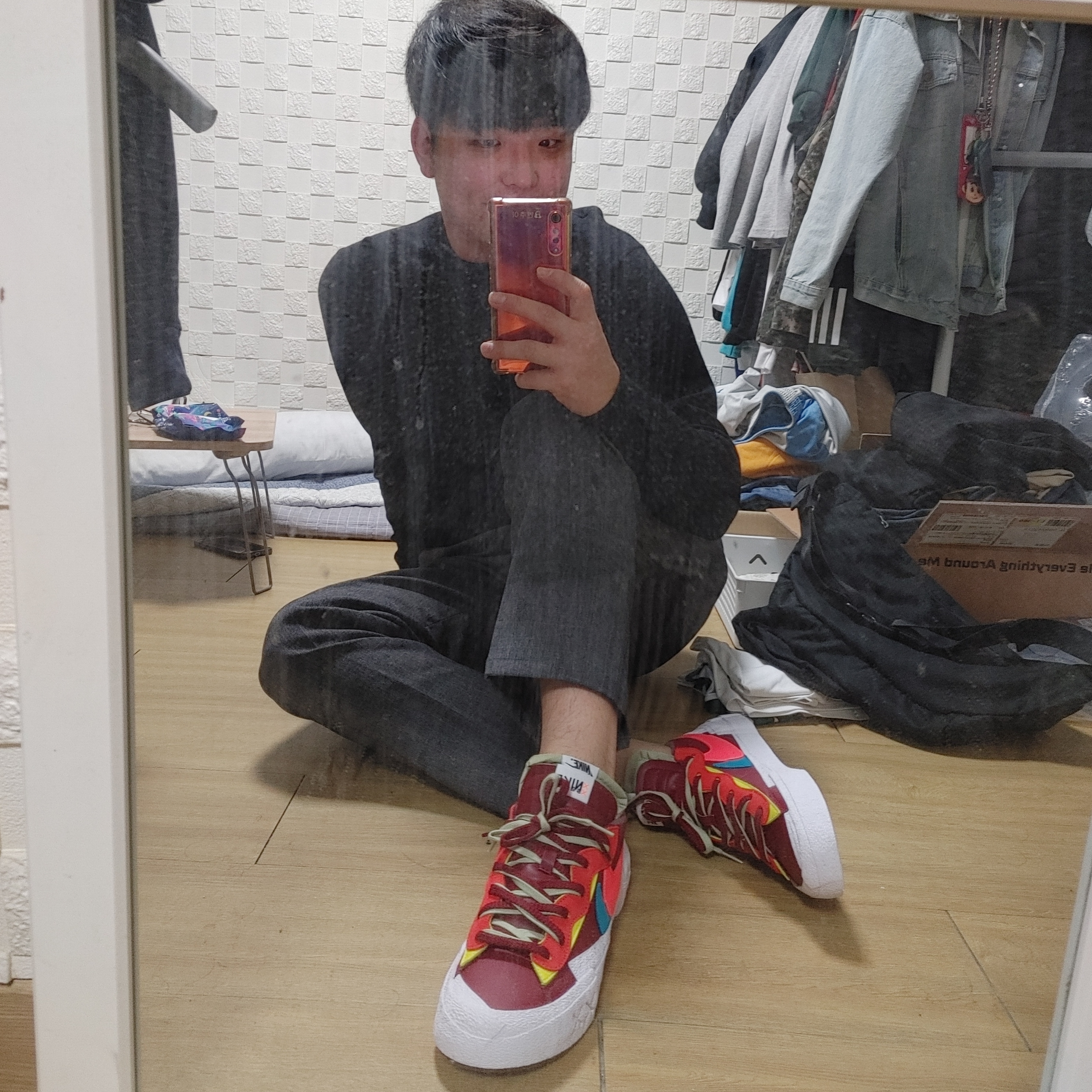 Nike x Sacai x Kaws Blazer Low Team Red 착용 스타일 - 4