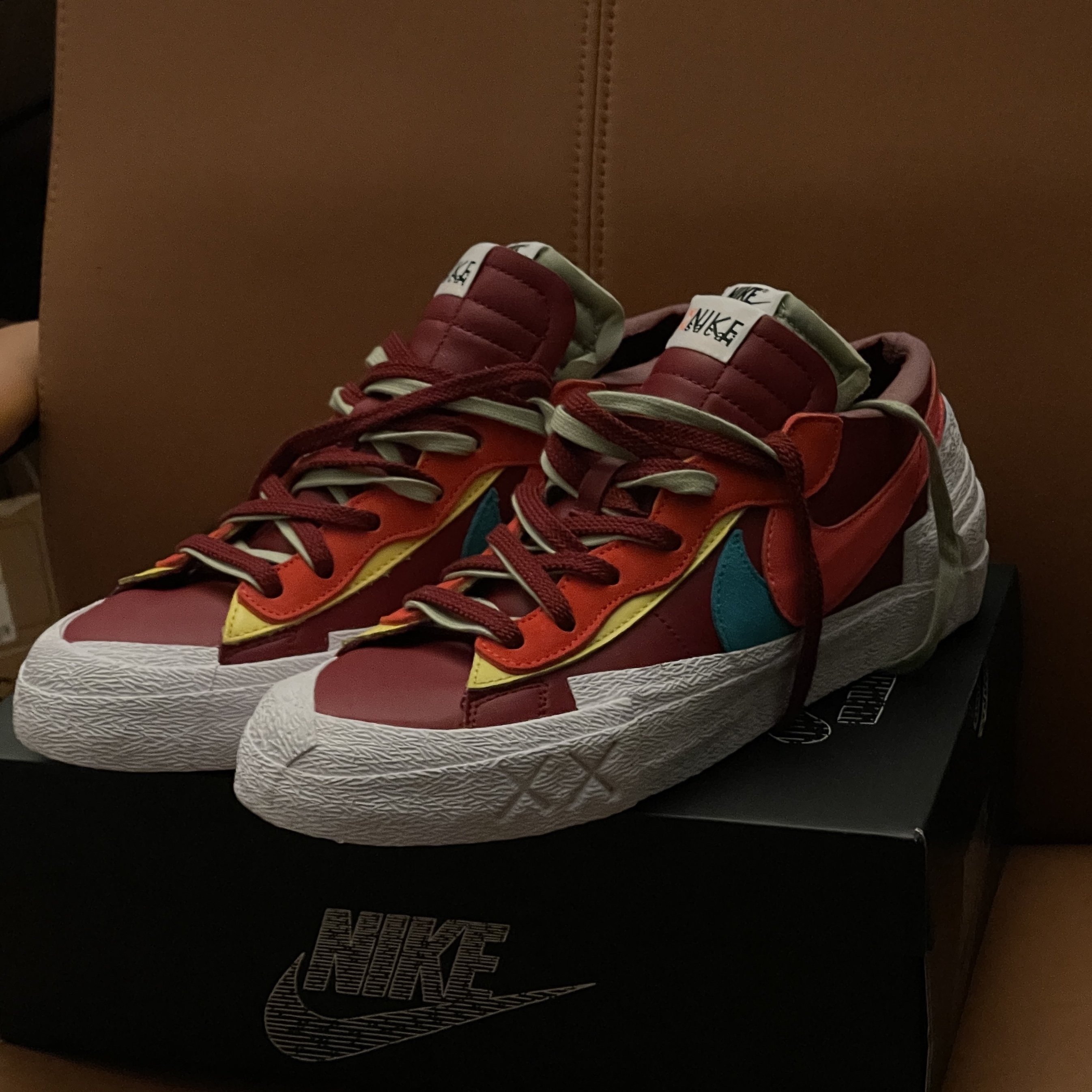 Nike x Sacai x Kaws Blazer Low Team Red 착용 스타일 - 1